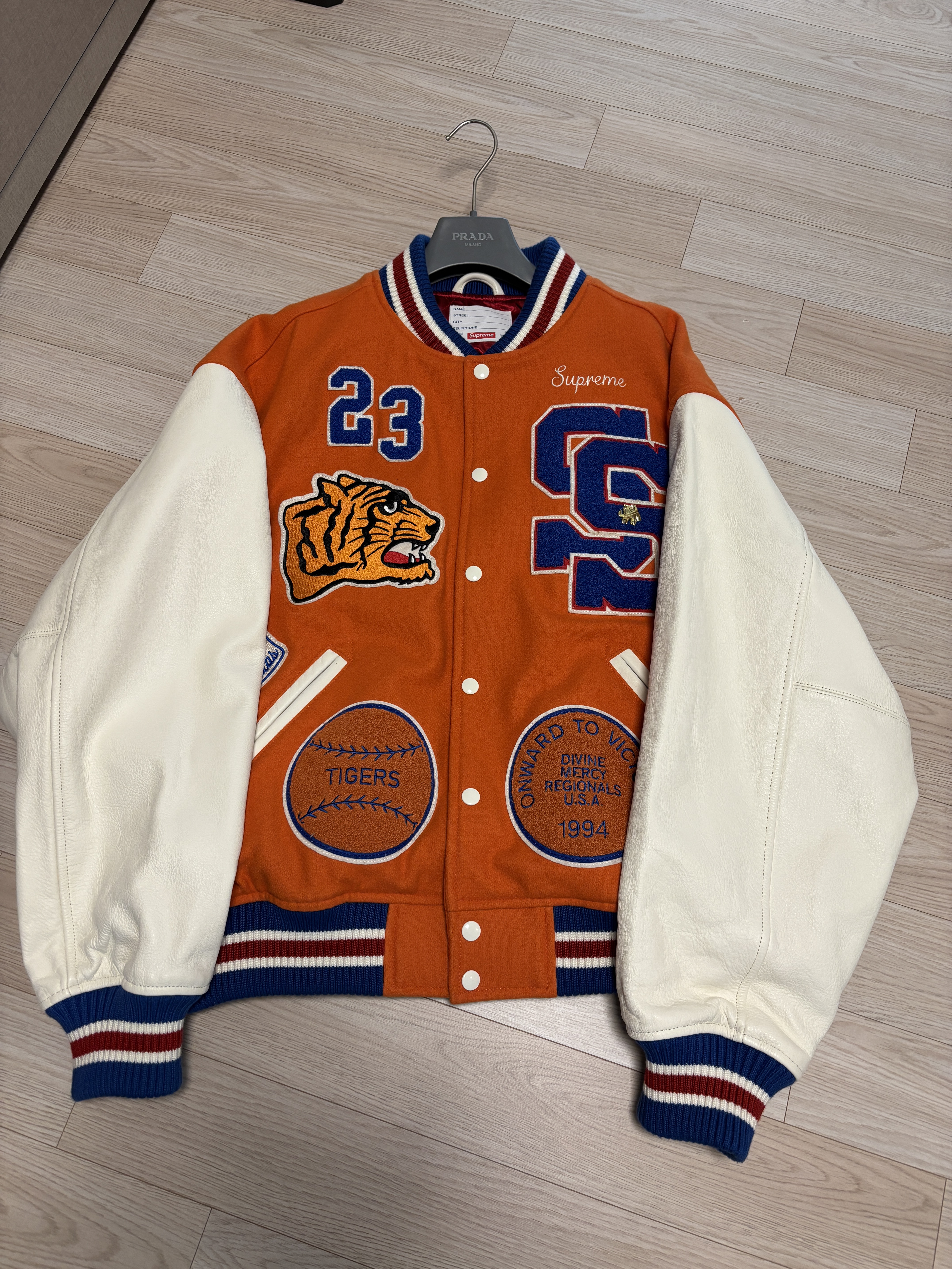 Supreme Tiger Varsity Jacket Orange - 23FW, Supreme x MM6 Maison Margiela Zip Up Hooded Sweatshirt Dark Green - 24SS 착용 스타일 - 1