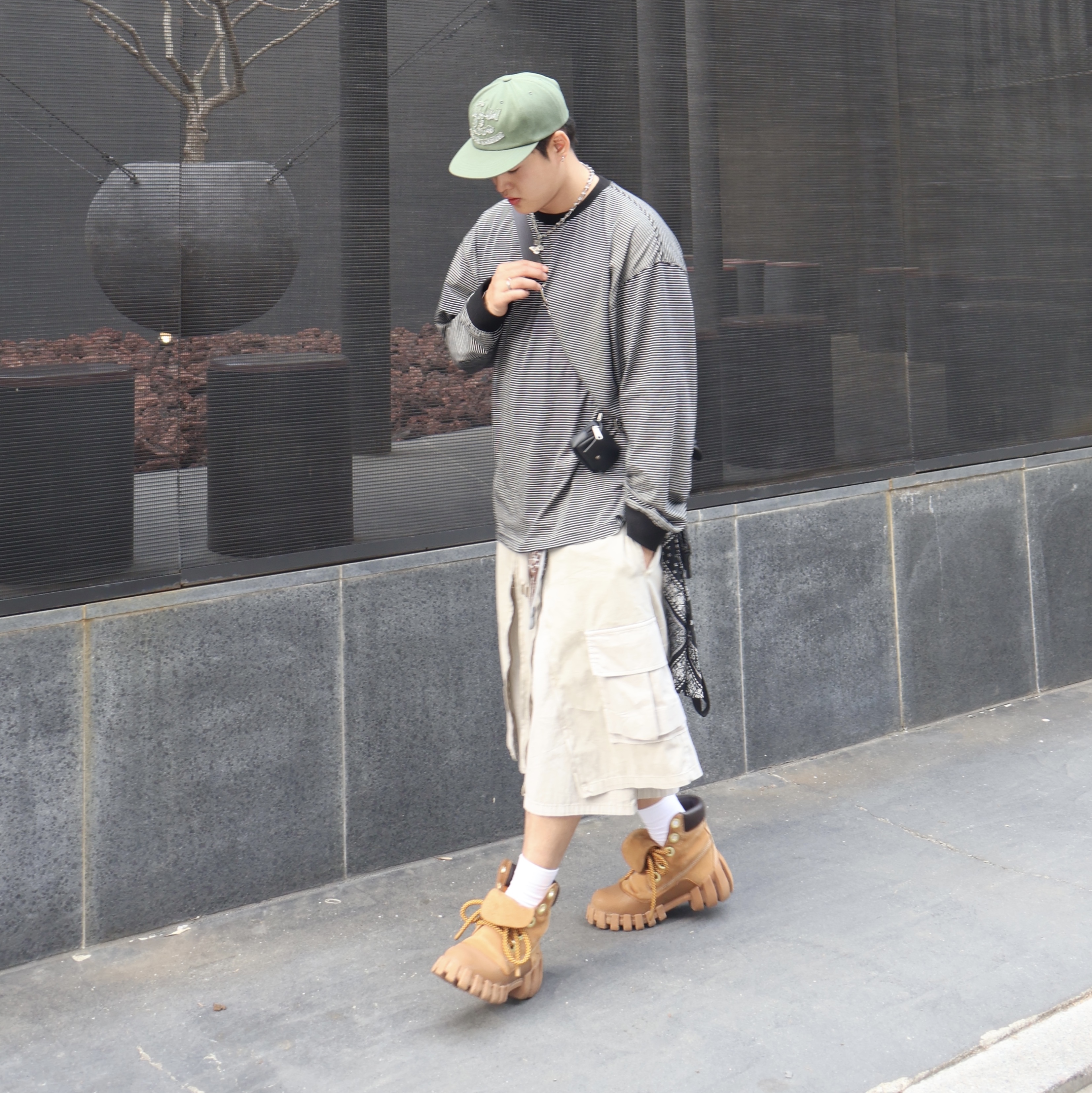 Timberland x Humberto Leon 6 Inch Boot Wheat Nubuck - Medium 착용 스타일 - 1