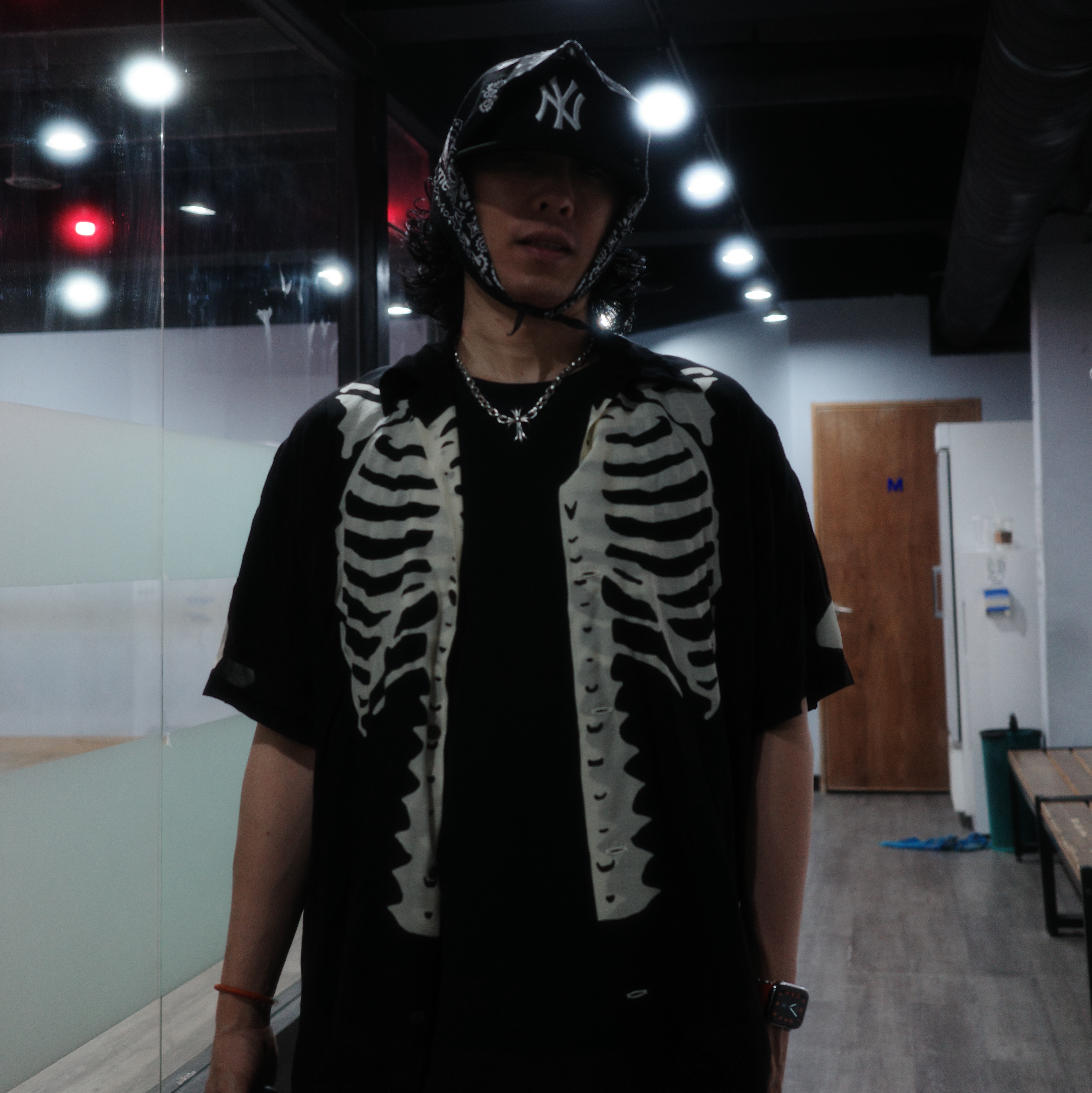 Kapital Silk Rayon Bone Aloha Shirt Black 착용 스타일