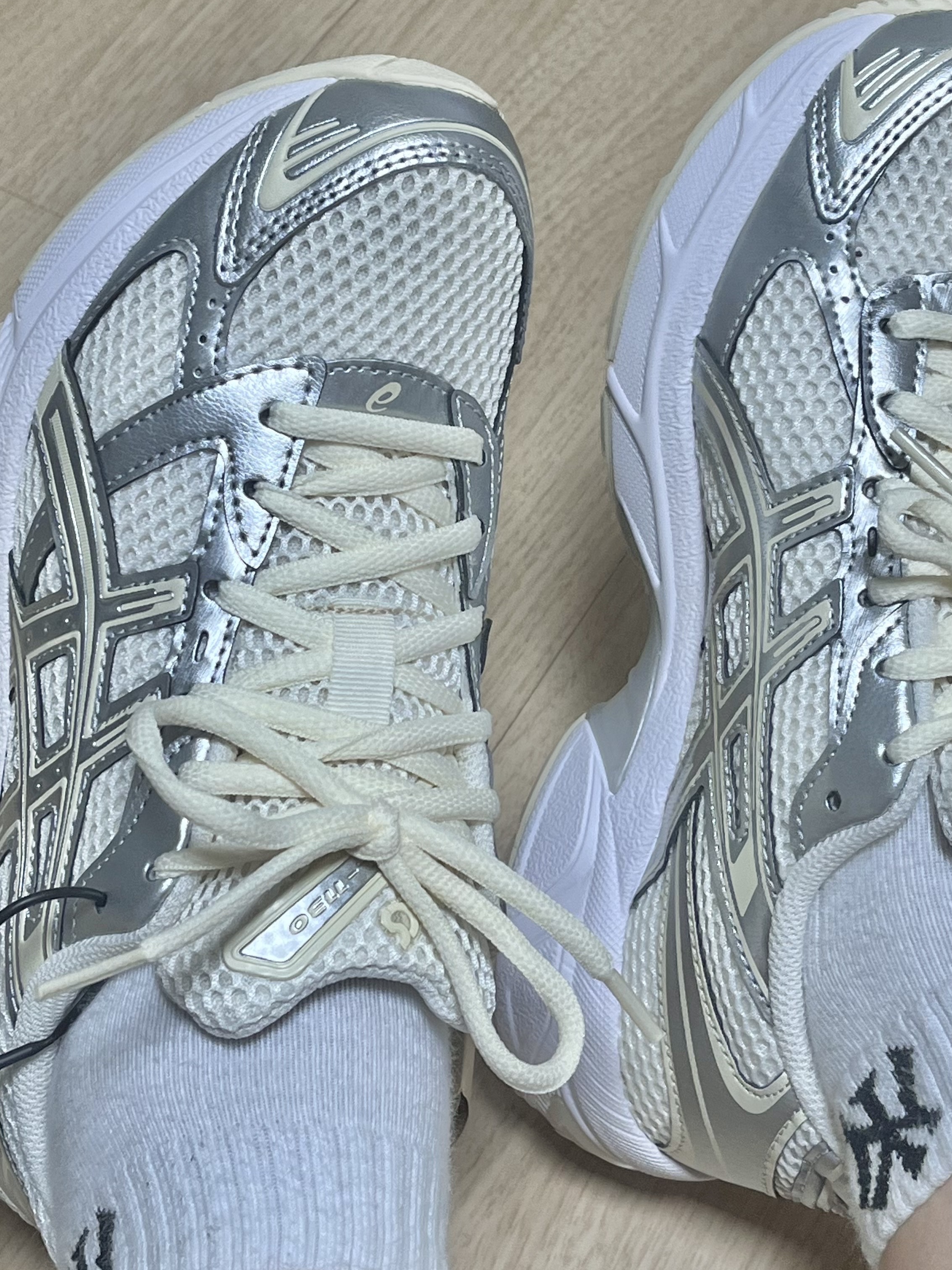(W) Asics Gel-1130 Cream Pure Silver 착용 스타일 - 2