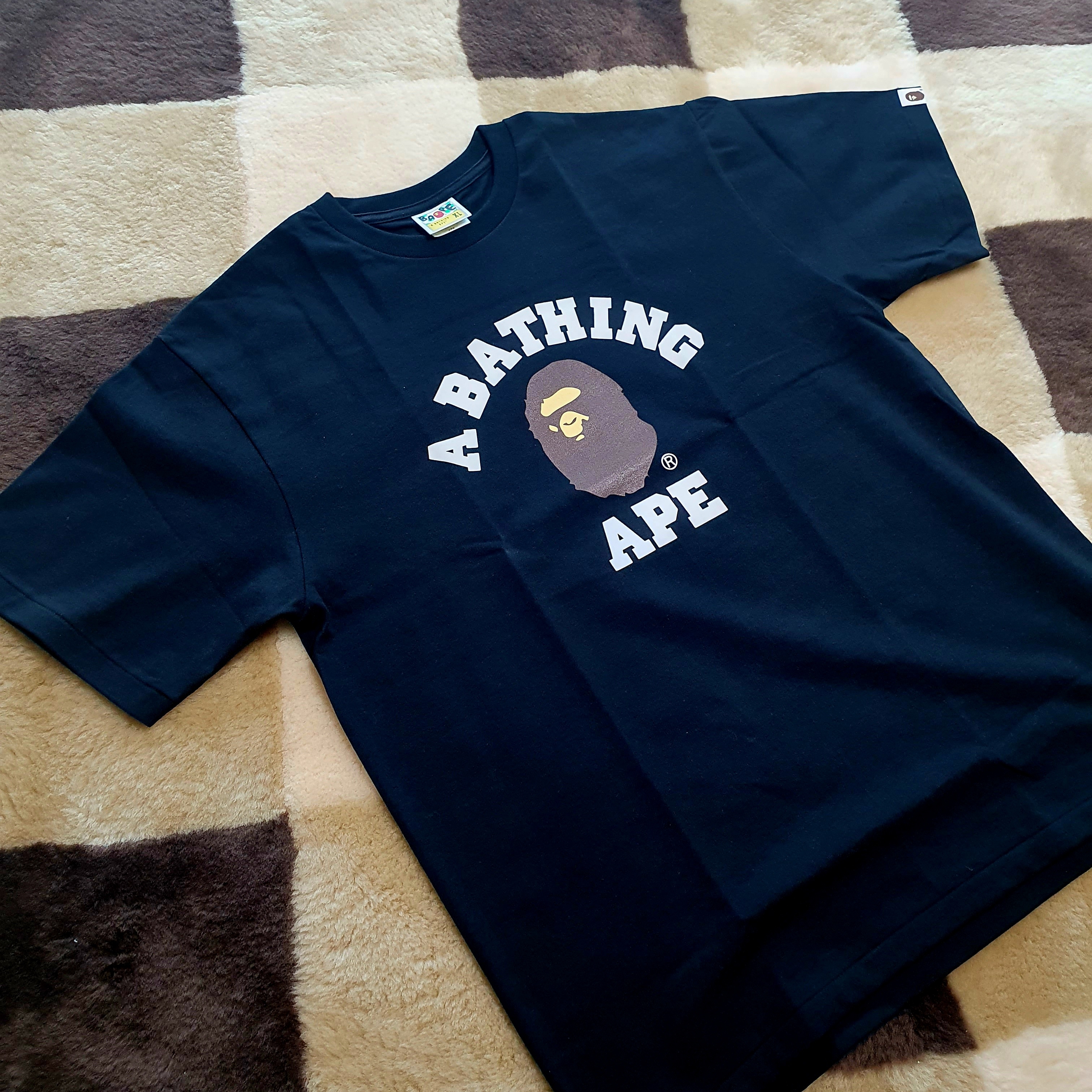 BAPE College T-Shirt Black, New Balance 530 Grey 착용 스타일 - 3