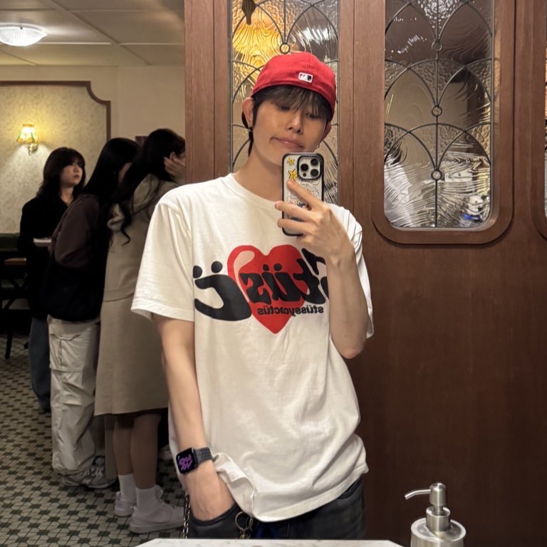 Stussy x Cactus Plant Flea Market Heart T-Shirt, Stone Island 1200128 Organic Stretch Cotton Satin Overshirt Black - 25SS 착용 스타일 - 2