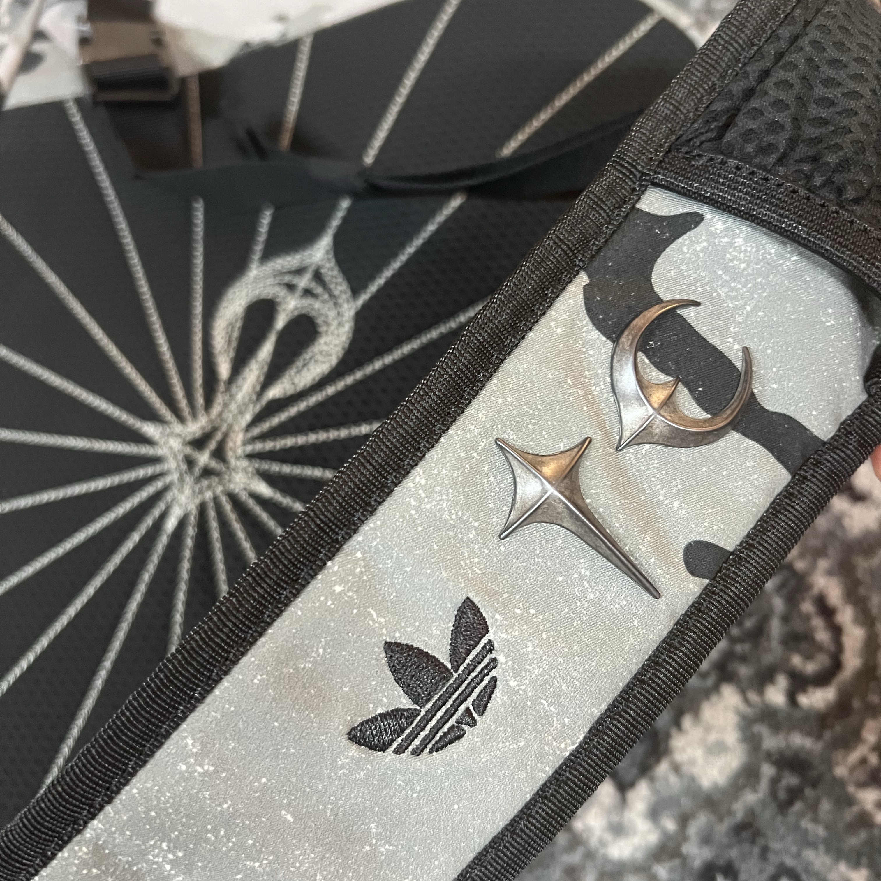 Adidas x Thug Club Bag Black 착용 스타일 - 1