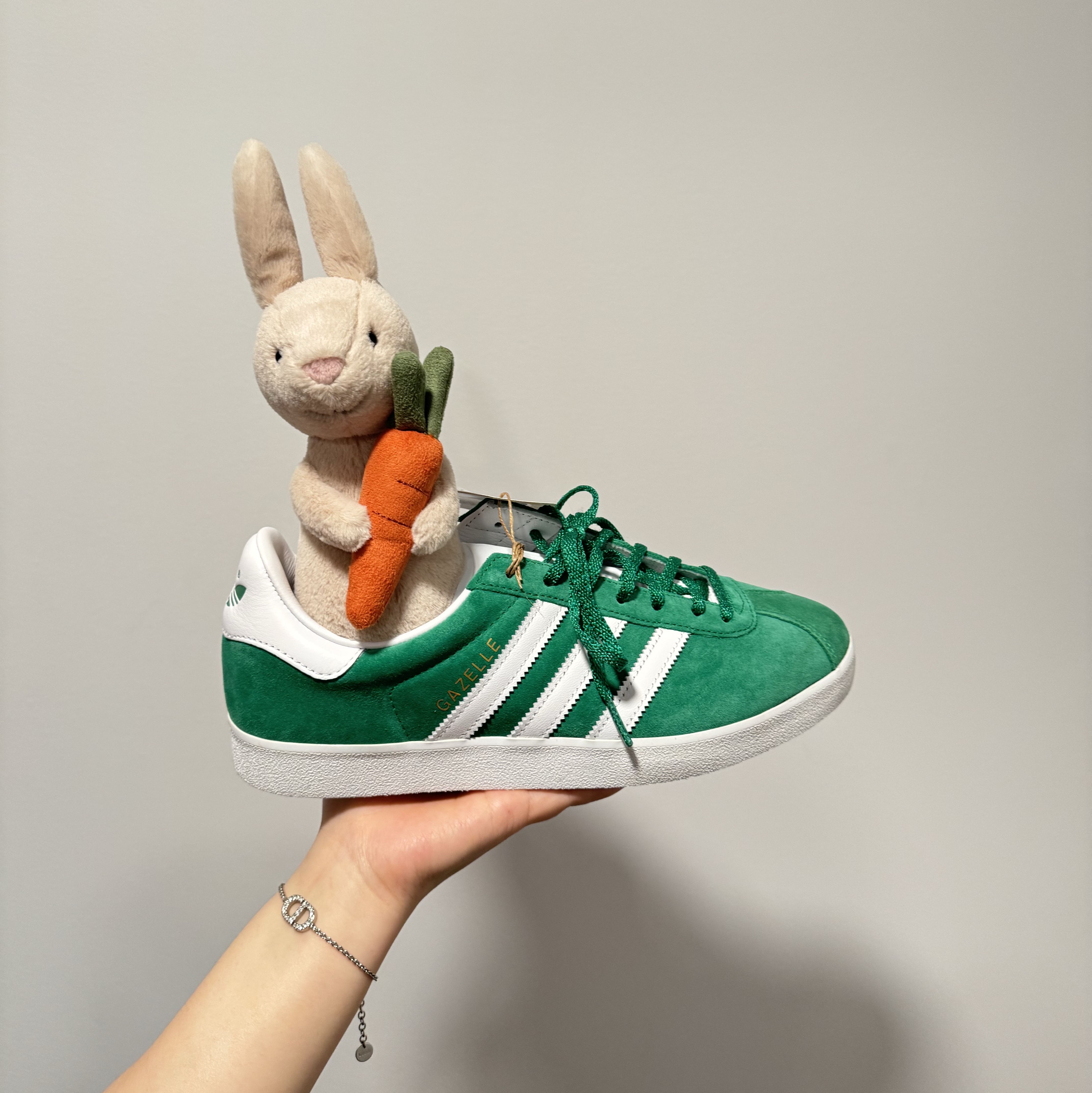 Adidaas Gazelle 85 Green White 착용 스타일