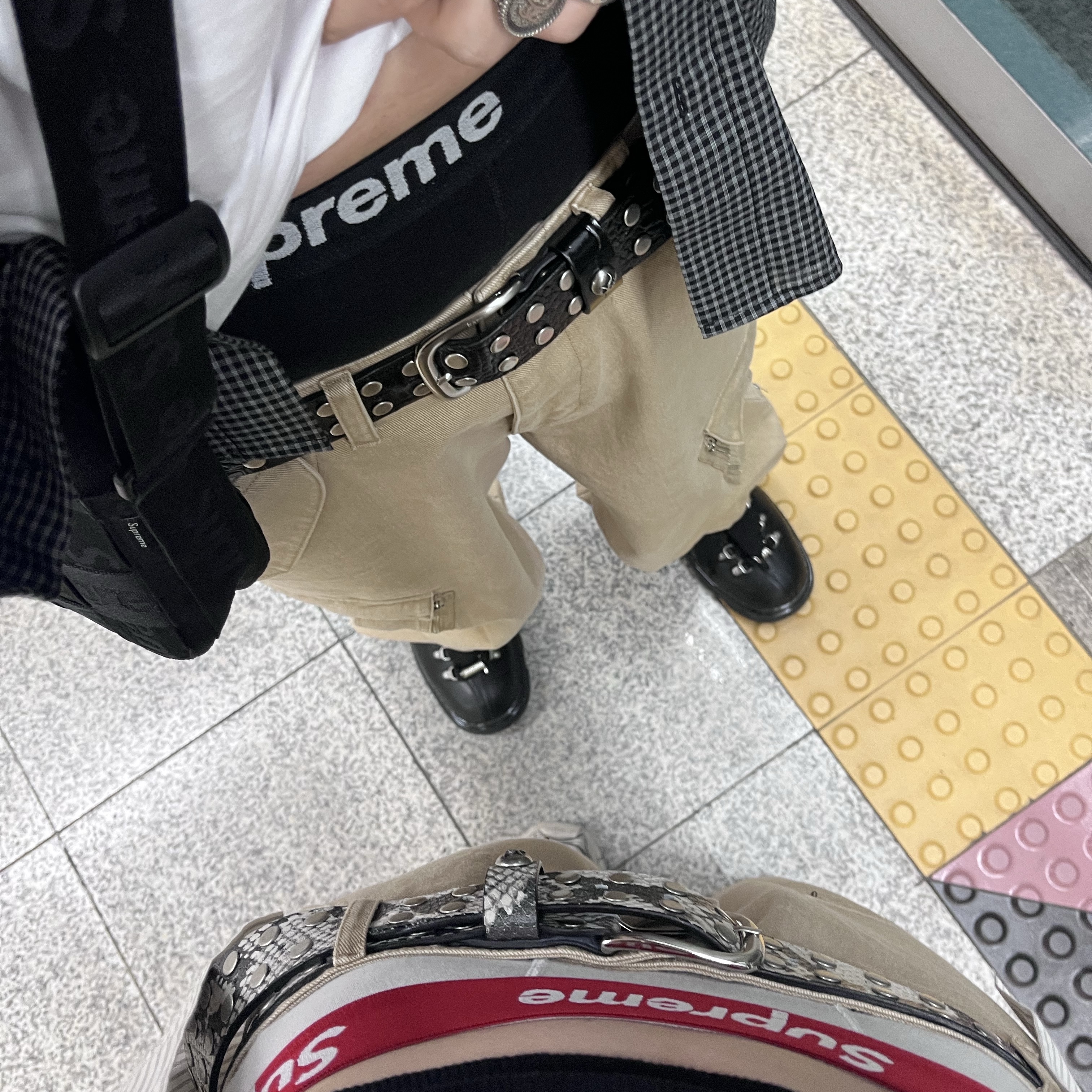 Aoiro Hikari Snap M65 Pants Tan, Burberry Leather Trek Boots Black 착용 스타일 - 6