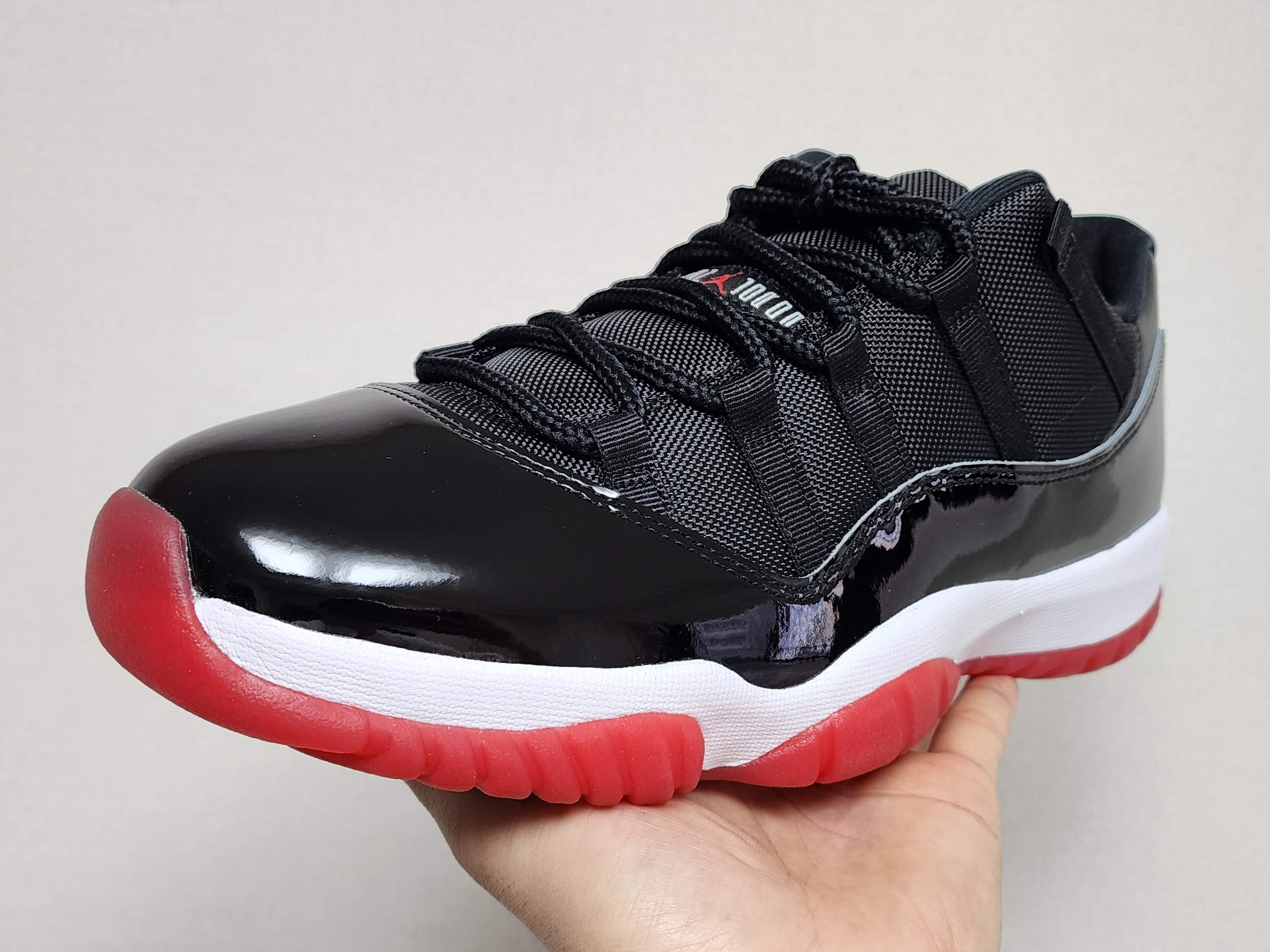 Jordan 11 Retro Low Bred 2025 착용 스타일