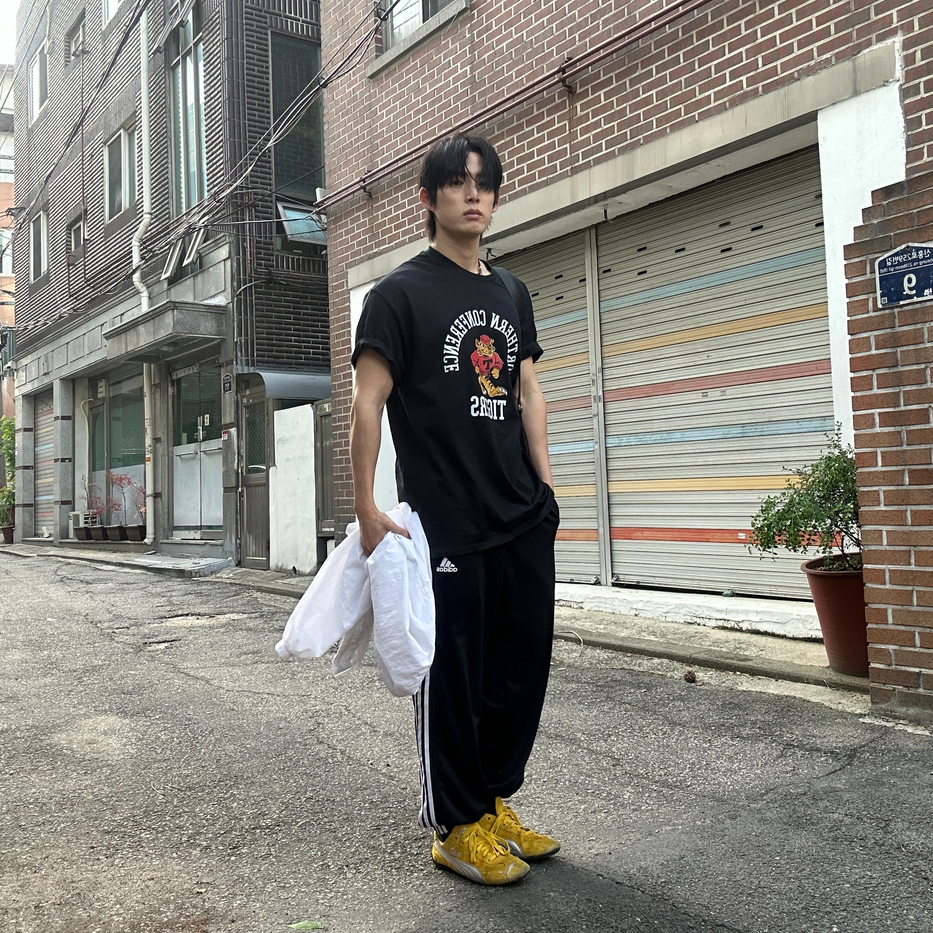 Gildan X American Collection Tiger T-Shirt Black 착용 스타일 - 3