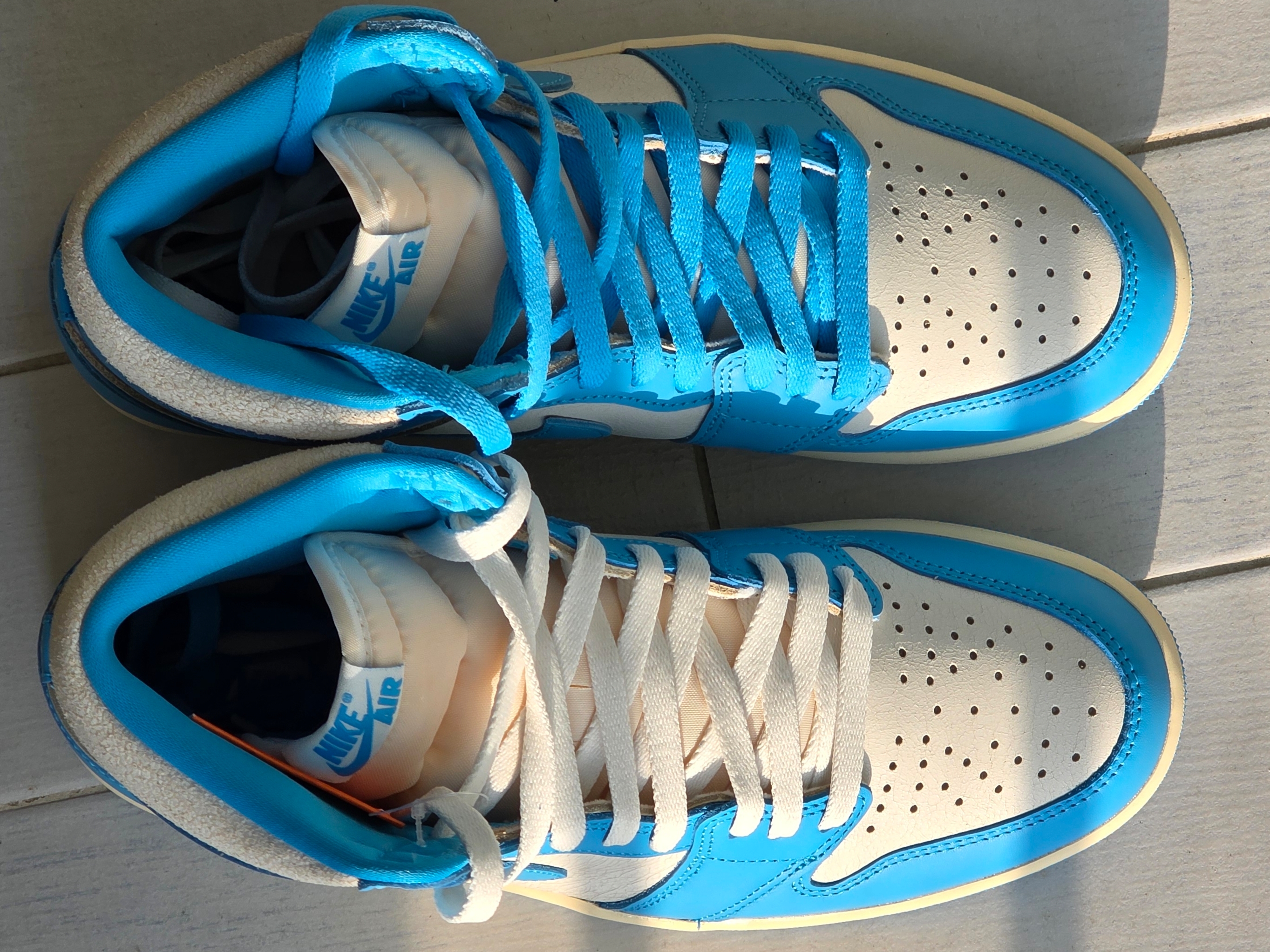 Jordan 1 Retro High OG UNC Reimagined 착용 스타일 - 4