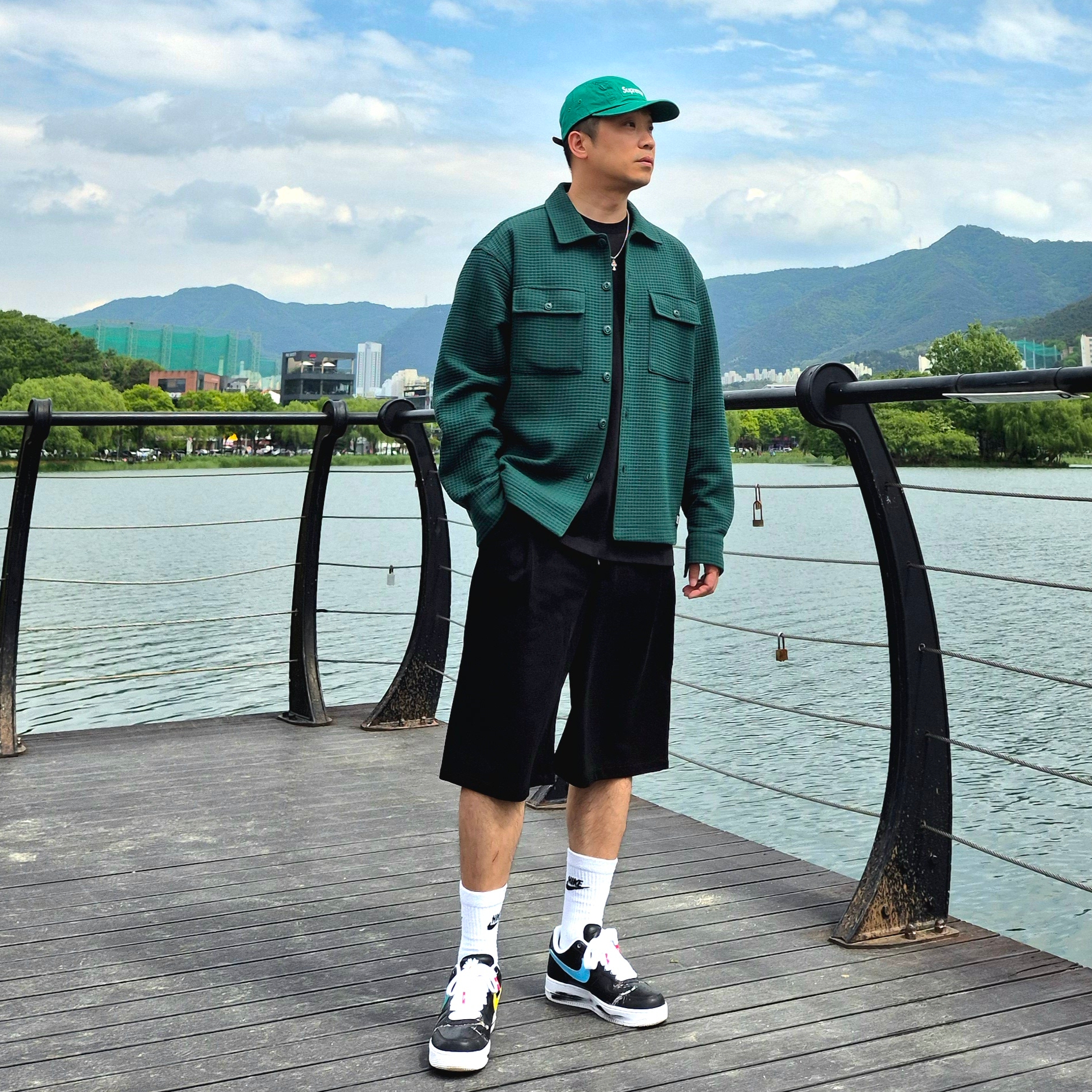 Nike x Peaceminusone Air Force 1 Low Para-Noise 3.0 Black and Multicolor, Supreme Washed Chino Twill Camp Cap Green - 24FW 착용 스타일 - 1