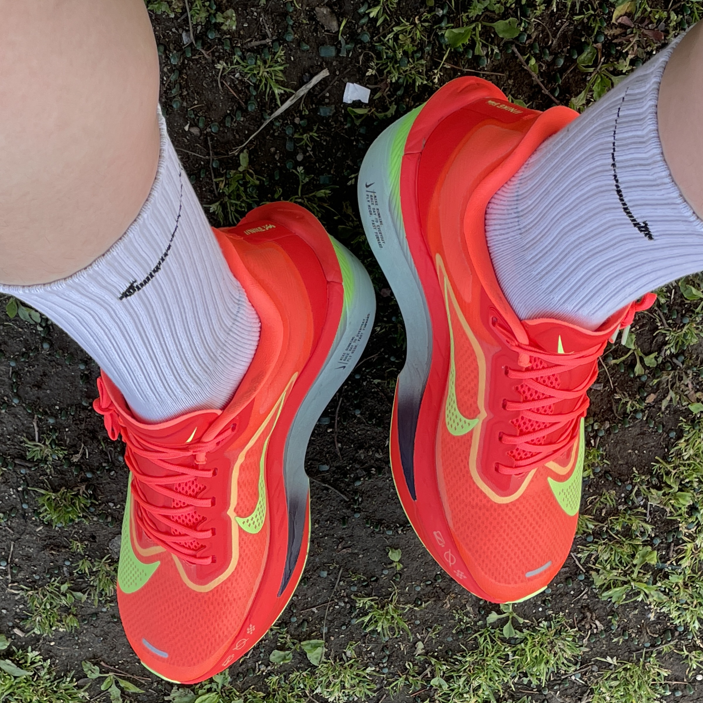 Nike Zoom Fly 6 Bright Crimson Lime Blast 착용 스타일 - 1