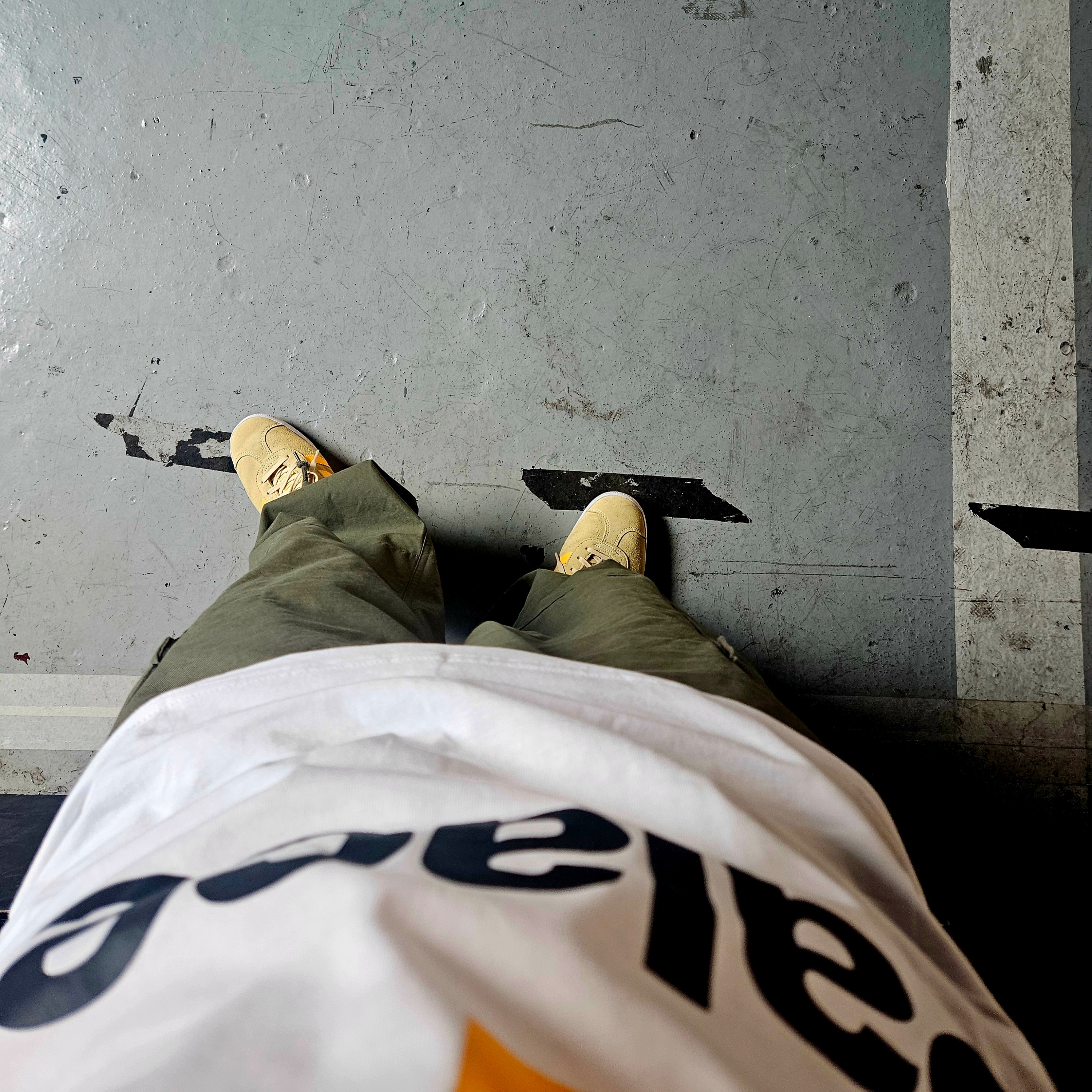 (W) Adidas Gazelle Almost Yellow Solar Gold, Palace x McDonald's Logo T-Shirt White - 23FW 착용 스타일