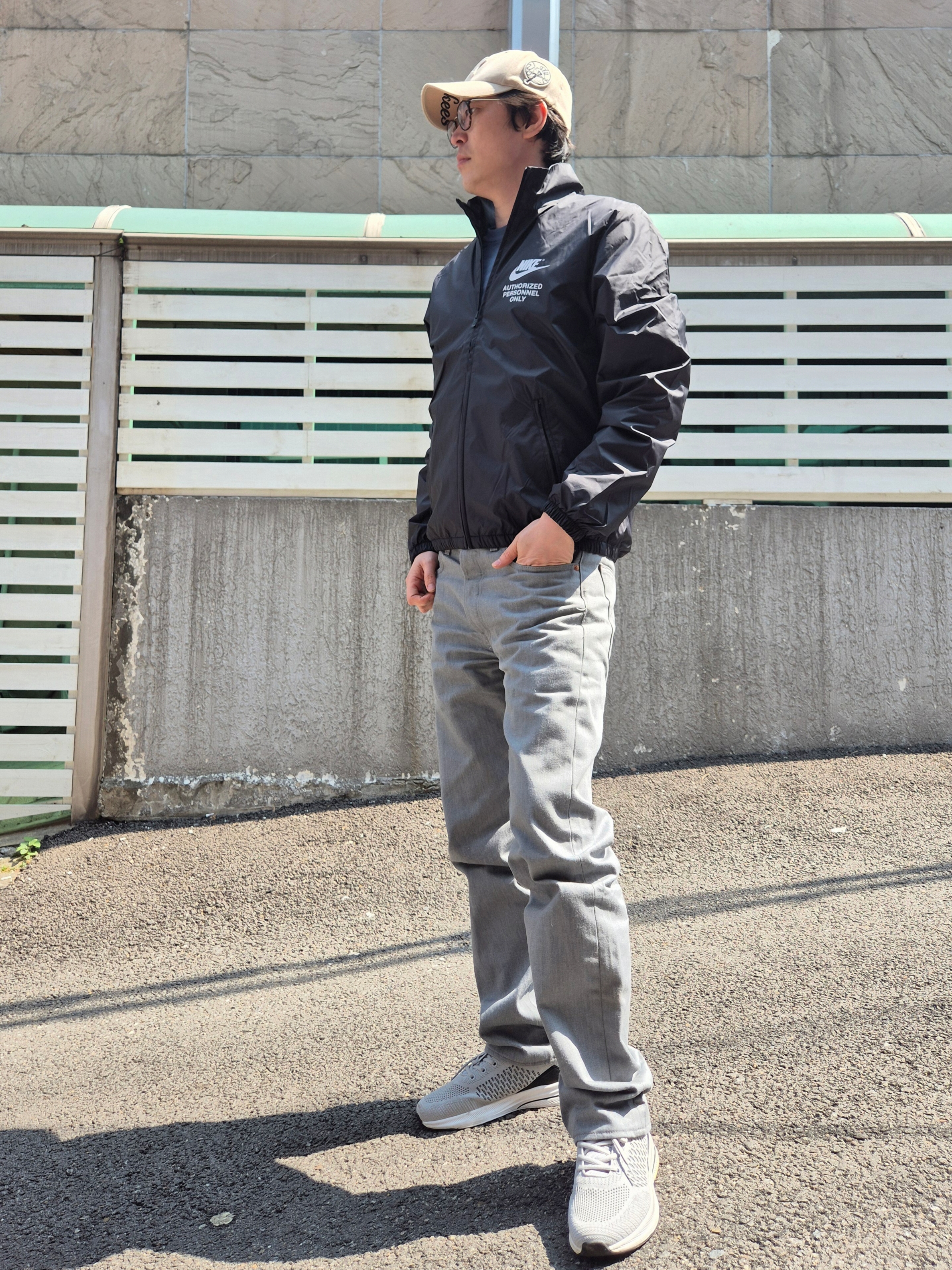 Nike Full-Zip Woven Jacket Black 착용 스타일