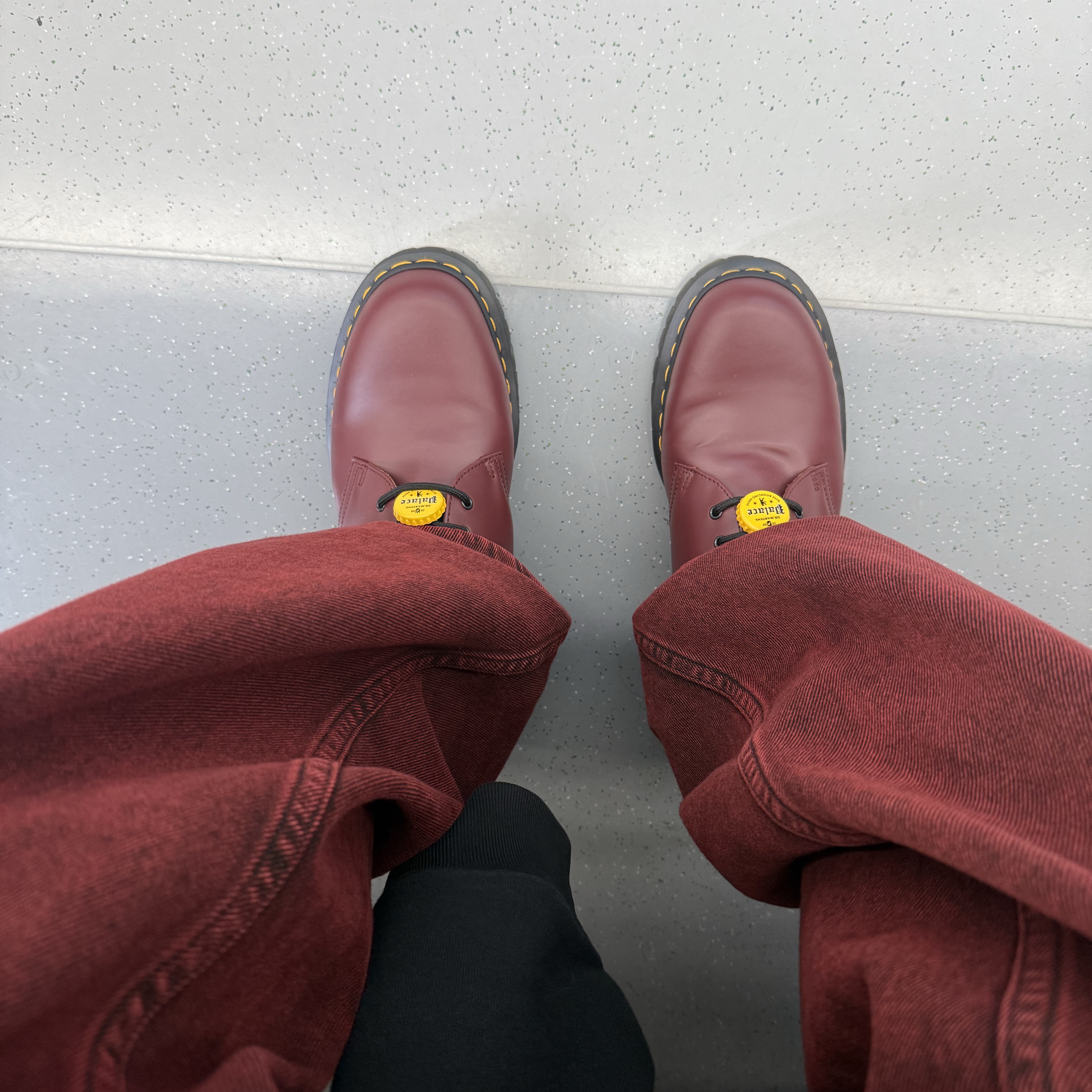 Dr. Martens x Palace 1461 Red, Kapital 12.5 oz. Denim Mexican Tuxedo 5P Okagilly Pants Indigo 착용 스타일 - 3