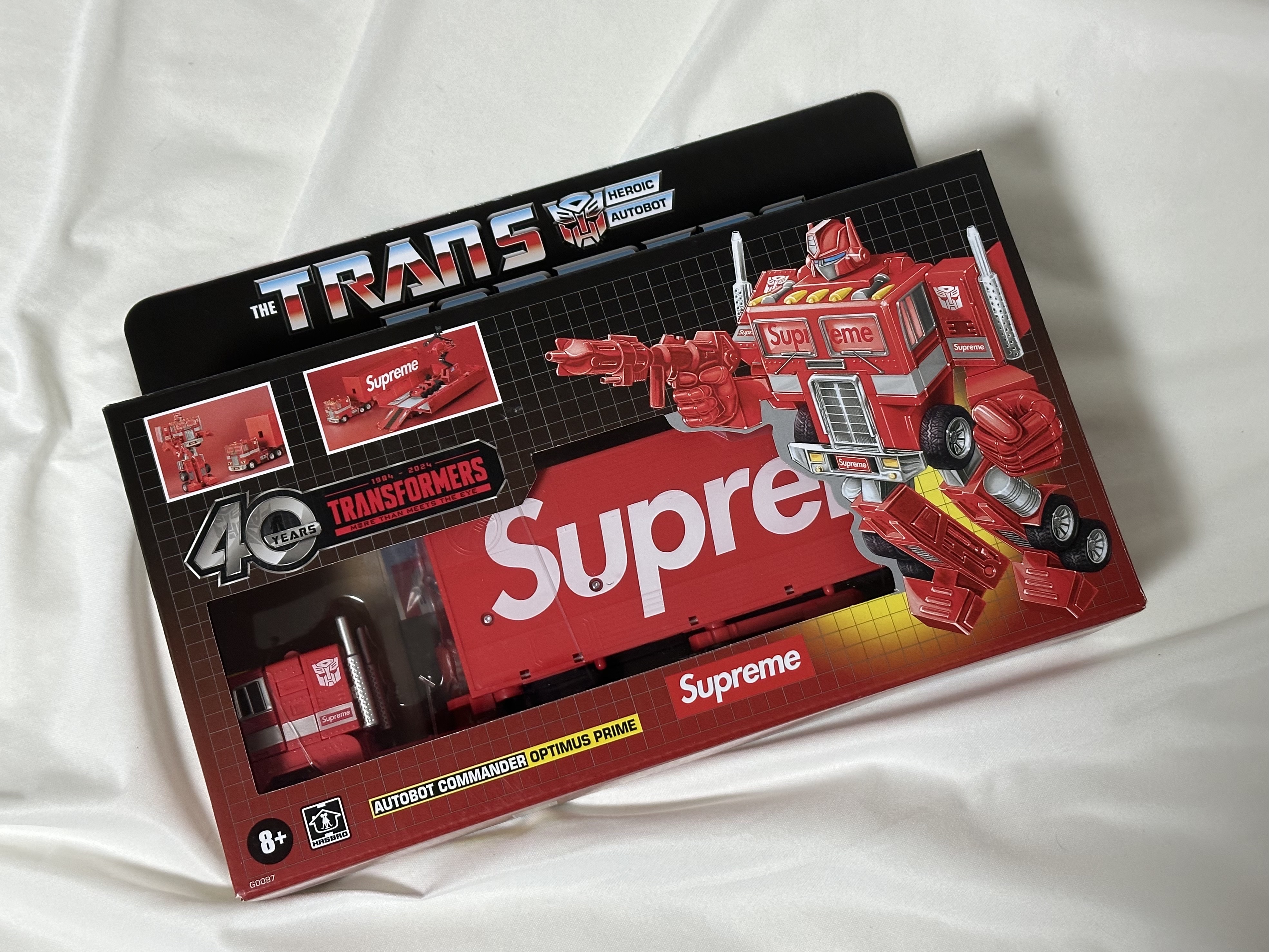 Supreme x Transformers G1 Optimus Prime Figure Red - 25SS (Korean Ver.) 착용 스타일