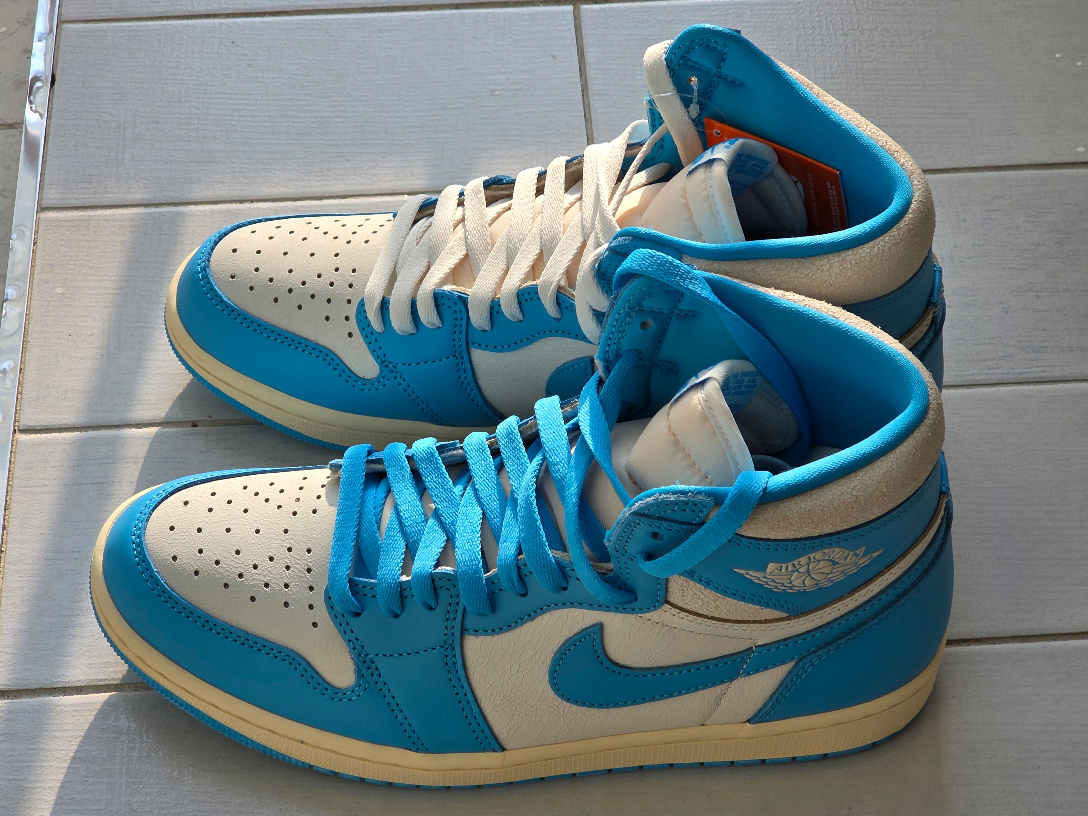 Jordan 1 Retro High OG UNC Reimagined 착용 스타일 - 2