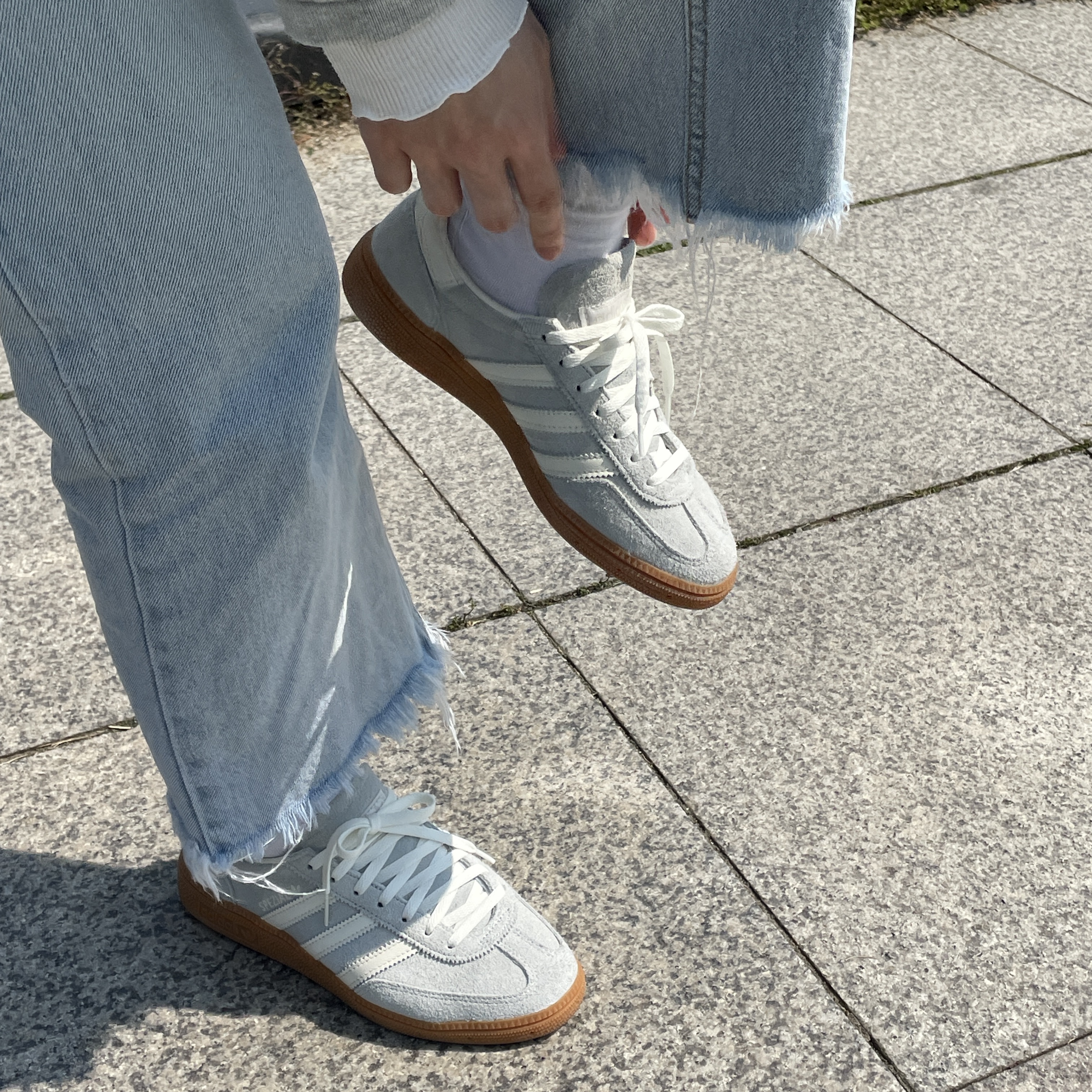 (W) Adidas Spezial Handball Wonder Silver Off White 착용 스타일 - 1