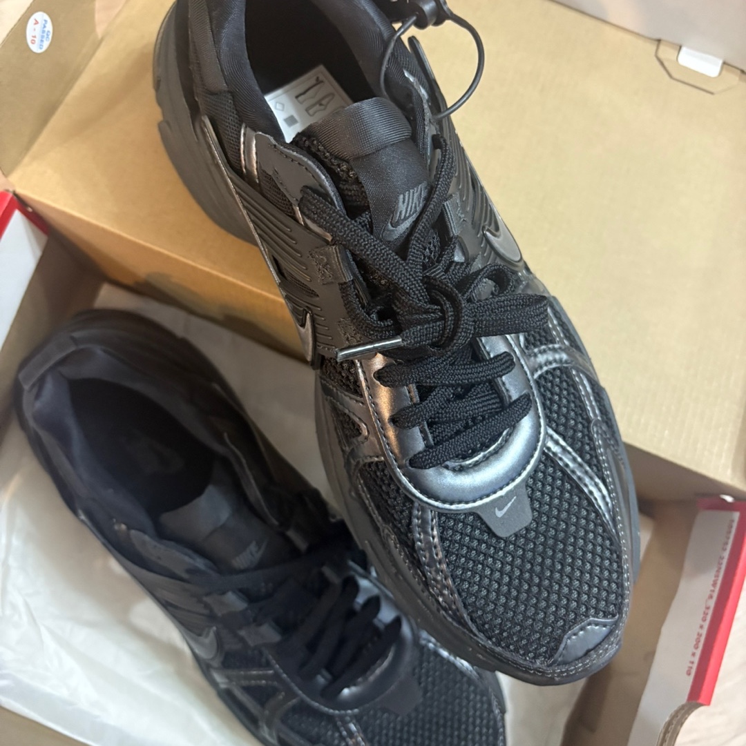 Nike V2K Run Black Anthracite 착용 스타일