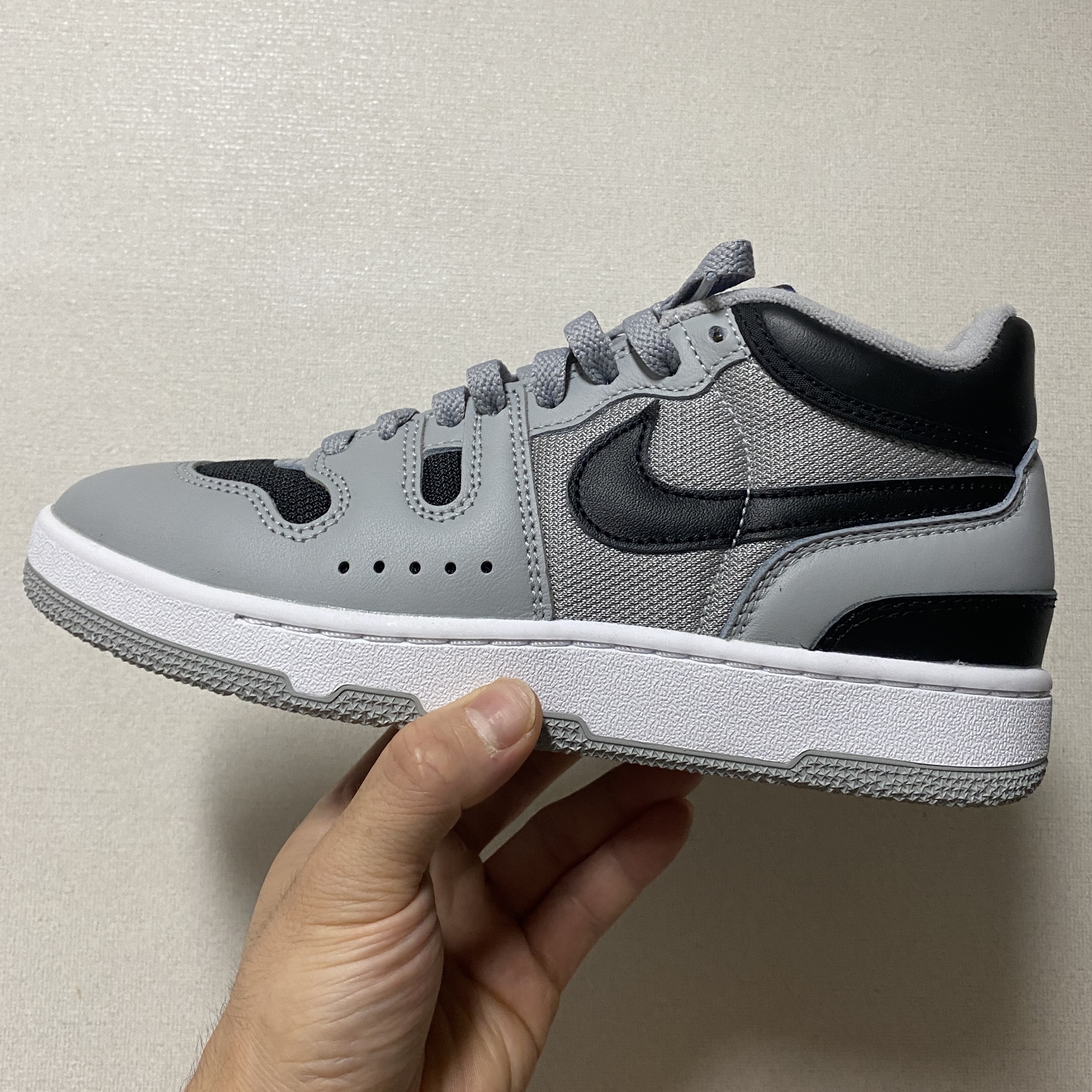 Nike Mac Attack QS SP Light Smoke Grey 착용 스타일