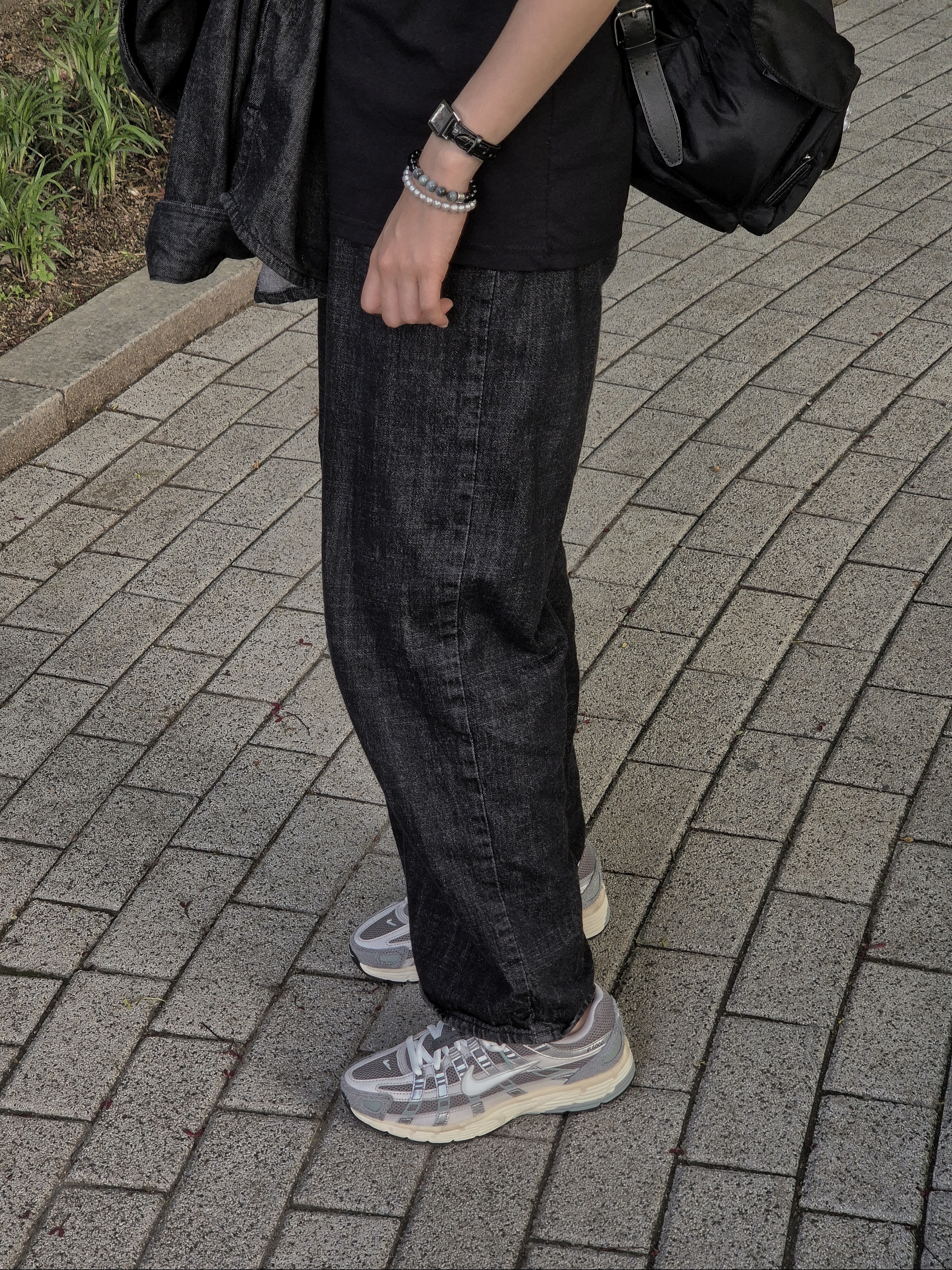 Nike P-6000 Flat Pewter Light Iron Ore 착용 스타일