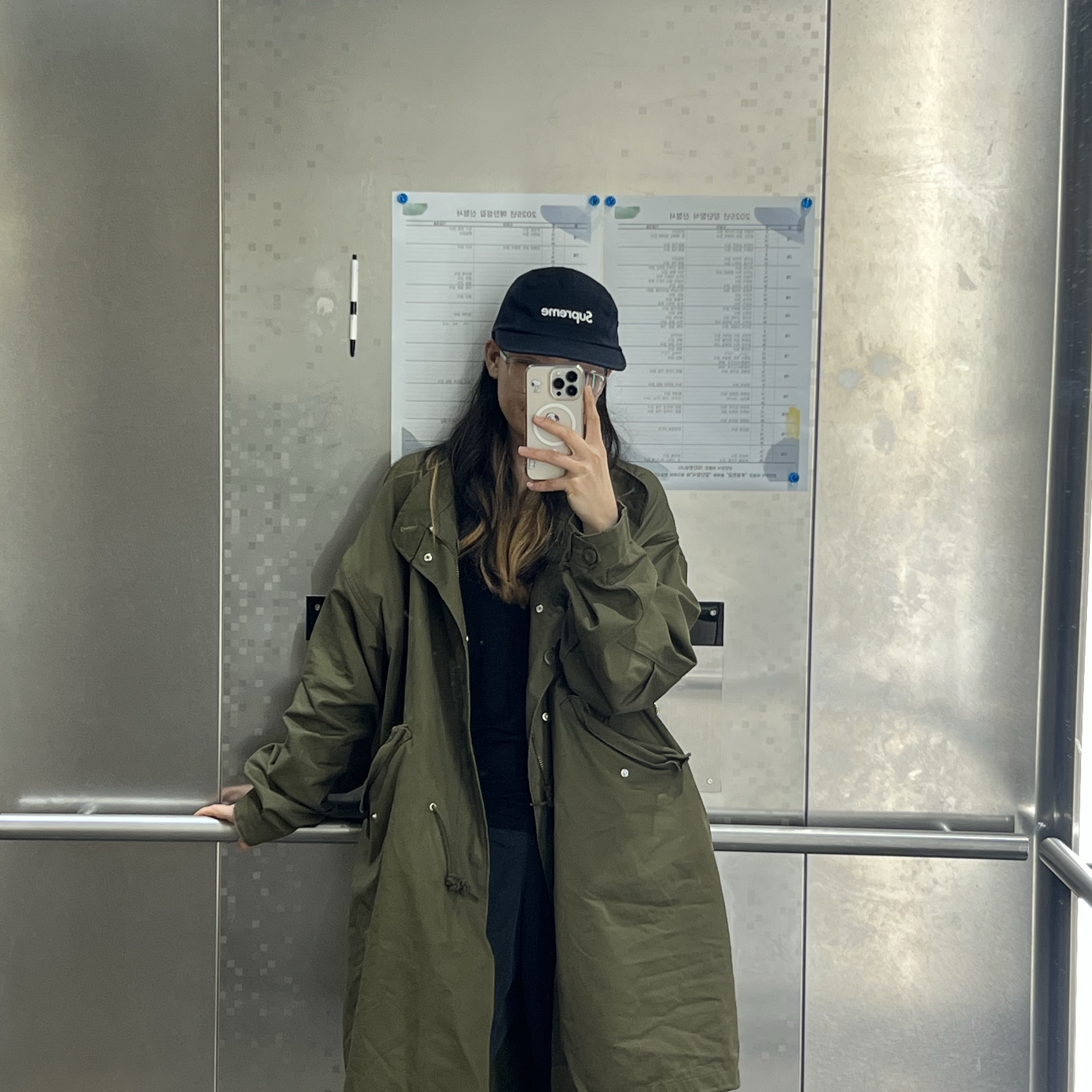 Supreme Washed Chino Twill Camp Cap Navy - 24FW 착용 스타일 - 2