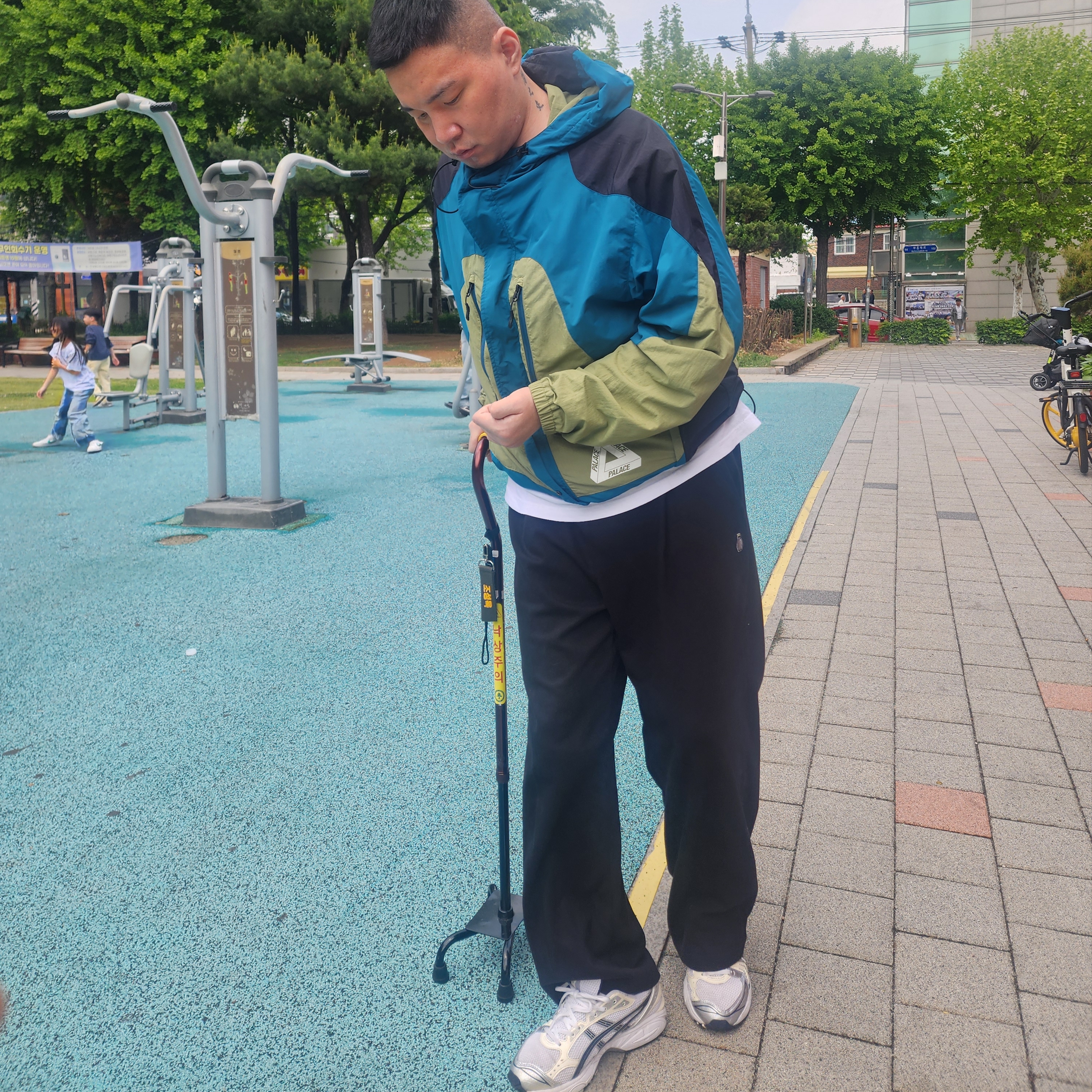 (W) Asics Gel-Kayano 14 White Midnight, Palace Powder Jacket Black Olive Teal - 22SS 착용 스타일