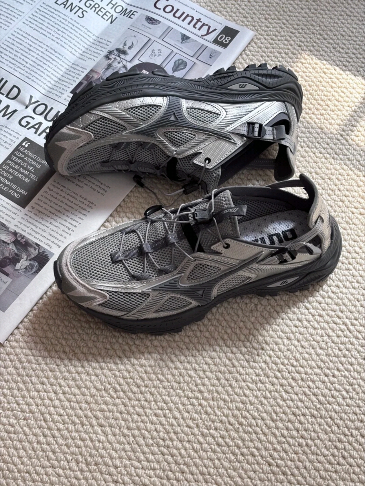 Mizuno Racer Trail SE Silver Grey 착용 스타일