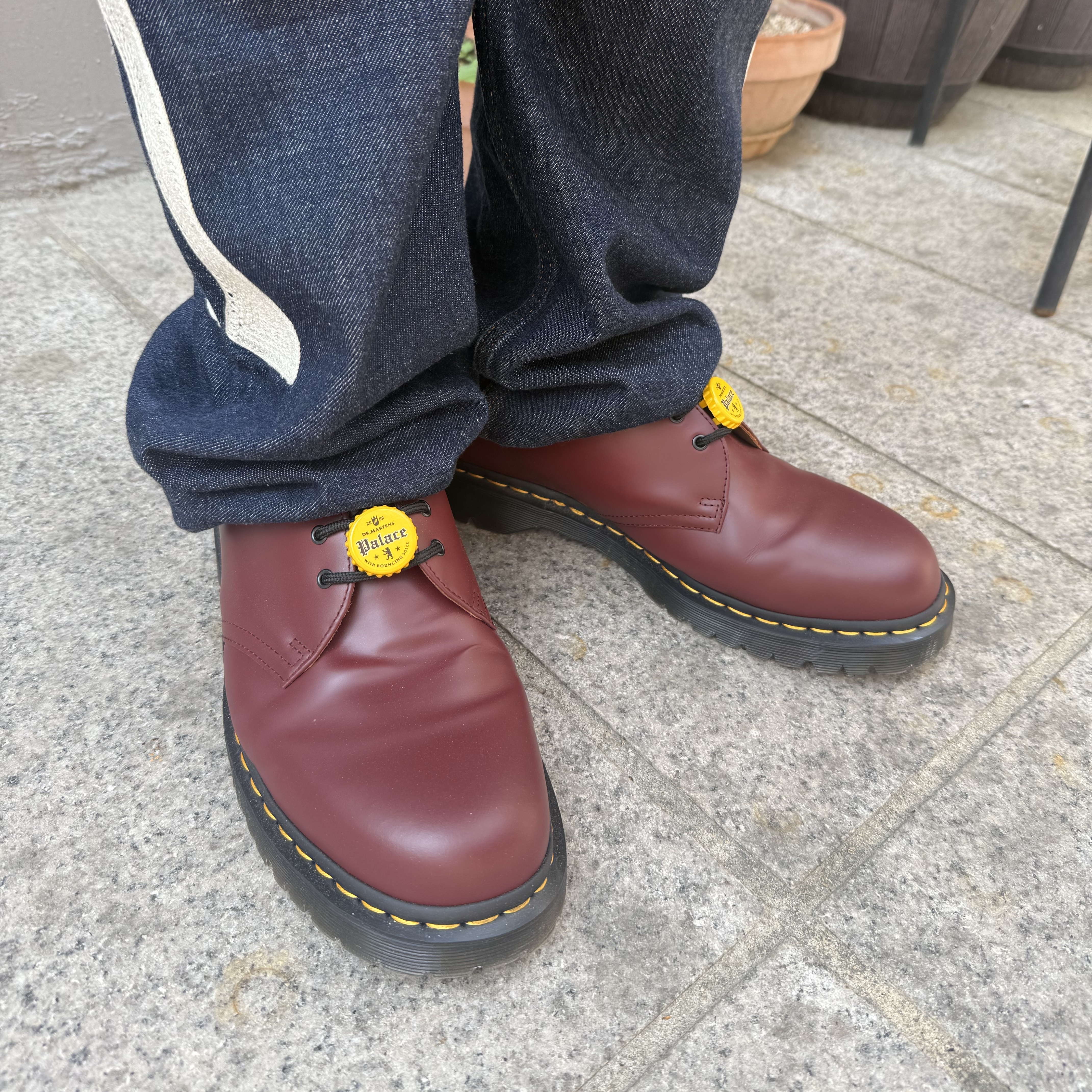 Dr. Martens x Palace 1461 Red, Kapital 12.5 oz. Denim Mexican Tuxedo 5P Okagilly Pants Indigo 착용 스타일 - 1