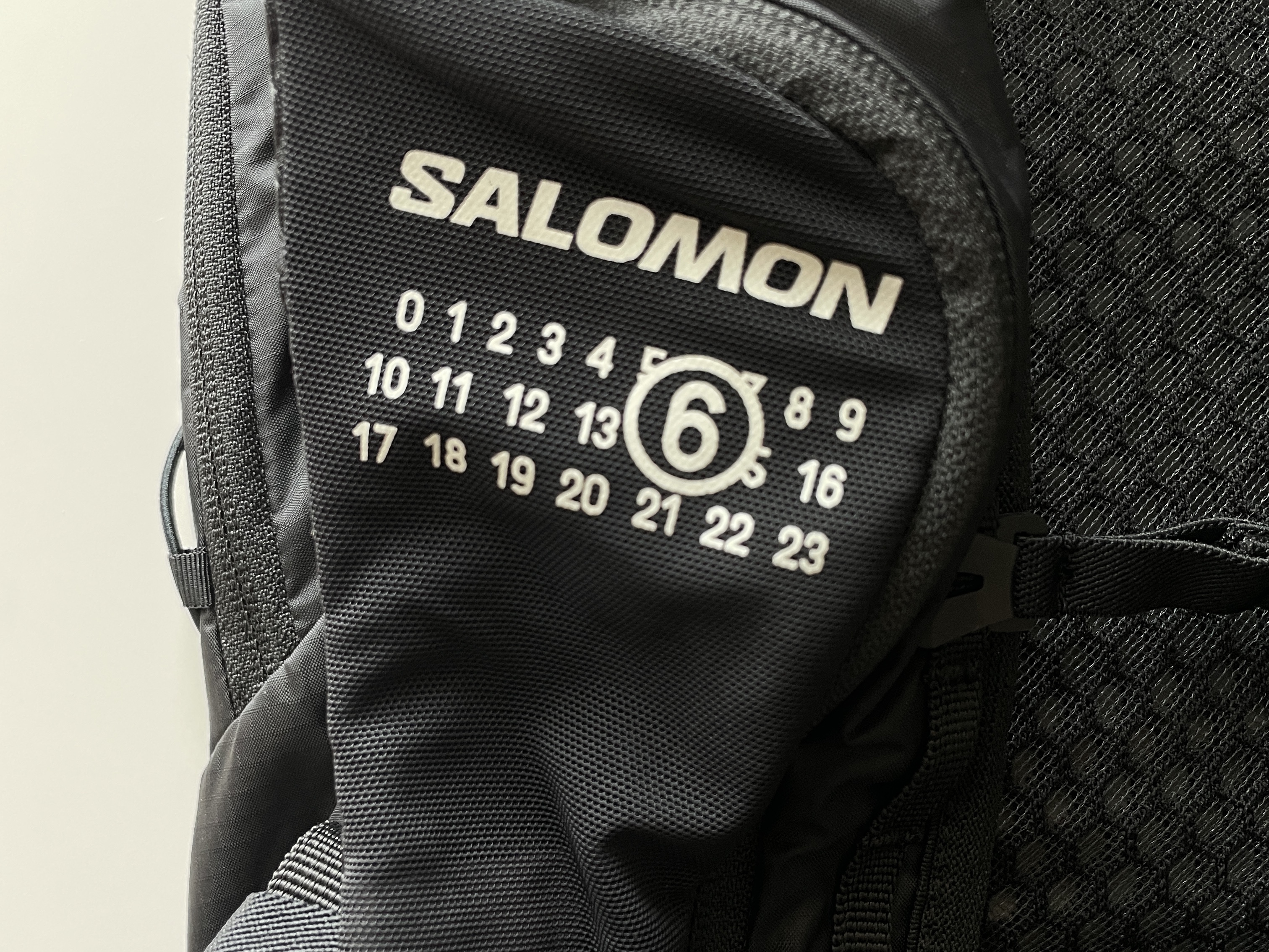 Salomon x MM6 Maison Margiela XT-15 Black, Salomon x MM6 Maison Margiela Gilet Black 착용 스타일 - 4