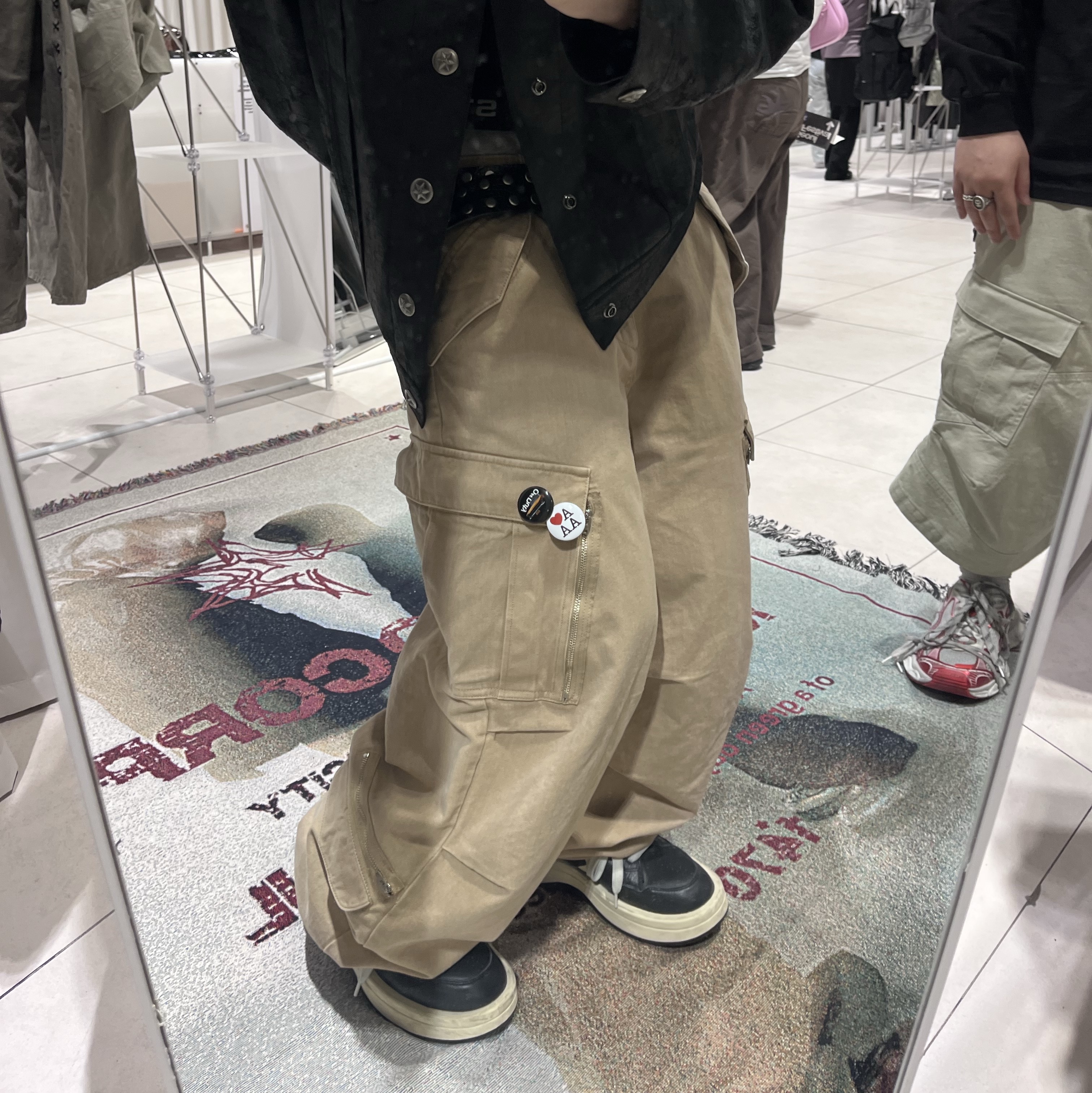Aoiro Hikari Snap M65 Zip Pants Camel - AFF & The Hyundai Seoul Exclusive, Converse x Drkshdw Turbowpn Black Cream 착용 스타일 - 1