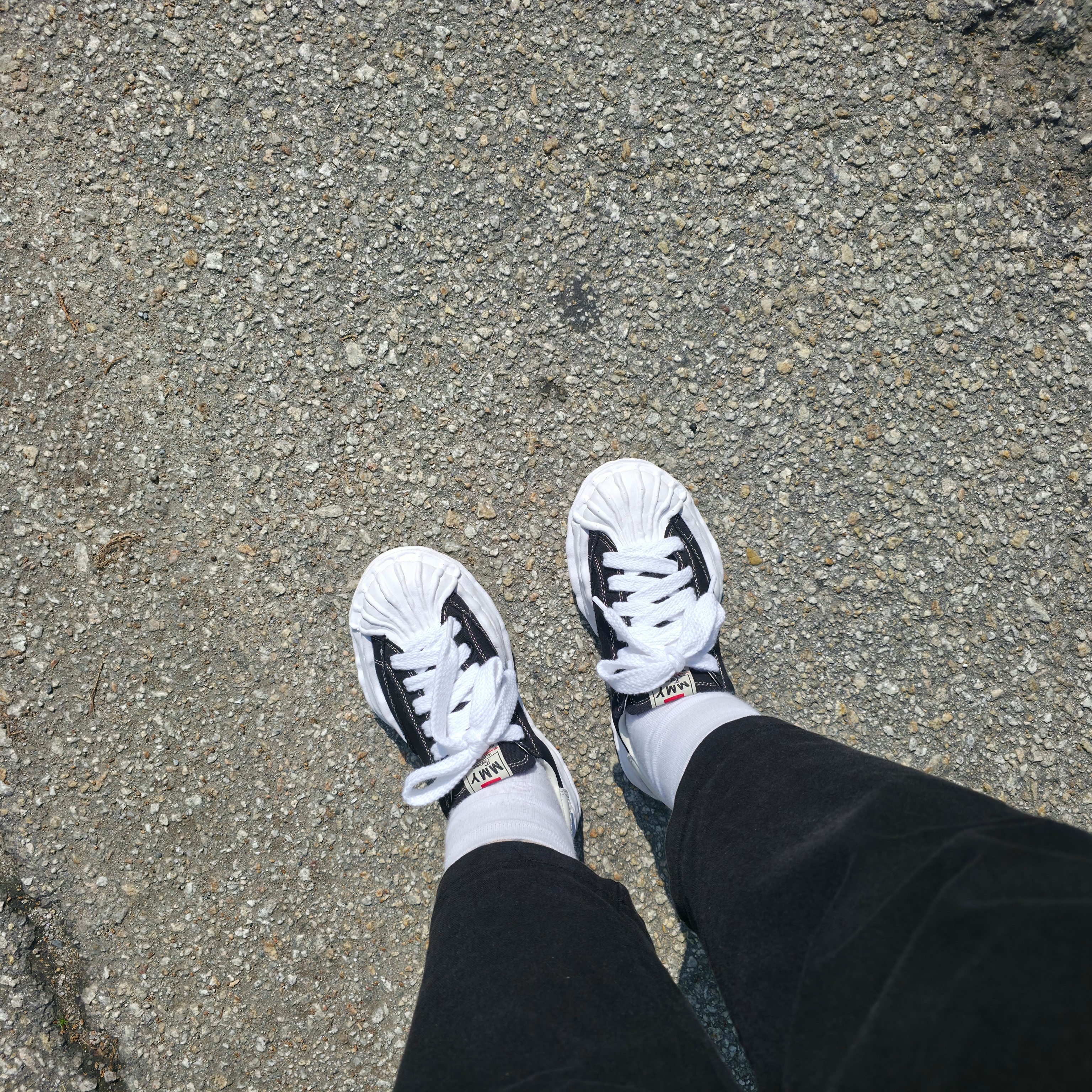 Maison Mihara Yasuhiro Blakey OG Sole Canvas Low-top Sneakers Black White 착용 스타일