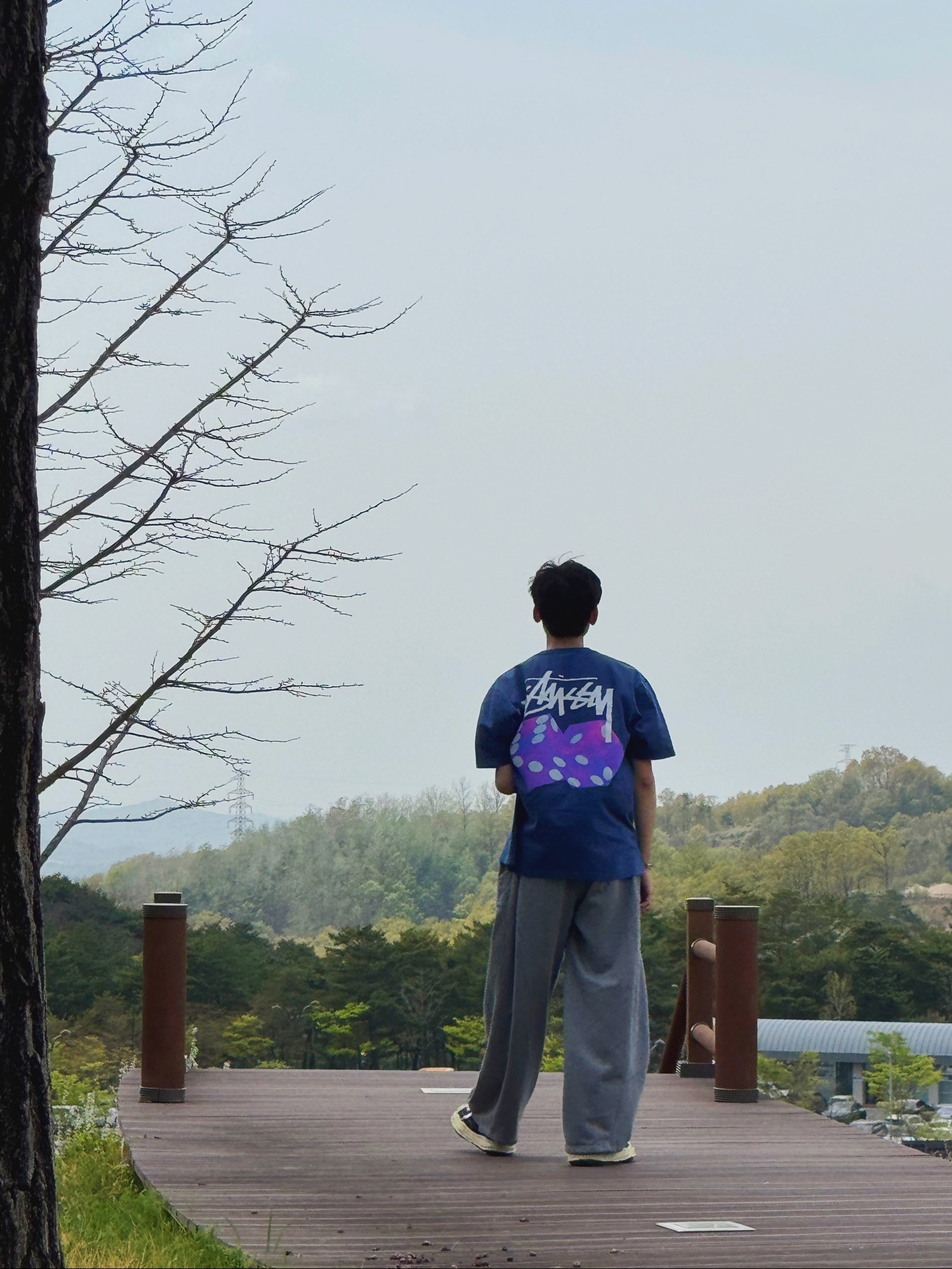 Stussy Diced Out T-Shirt Midnight, Maison Mihara Yasuhiro Blakey VL OG Sole Canvas Low-top Sneakers Black 착용 스타일 - 1