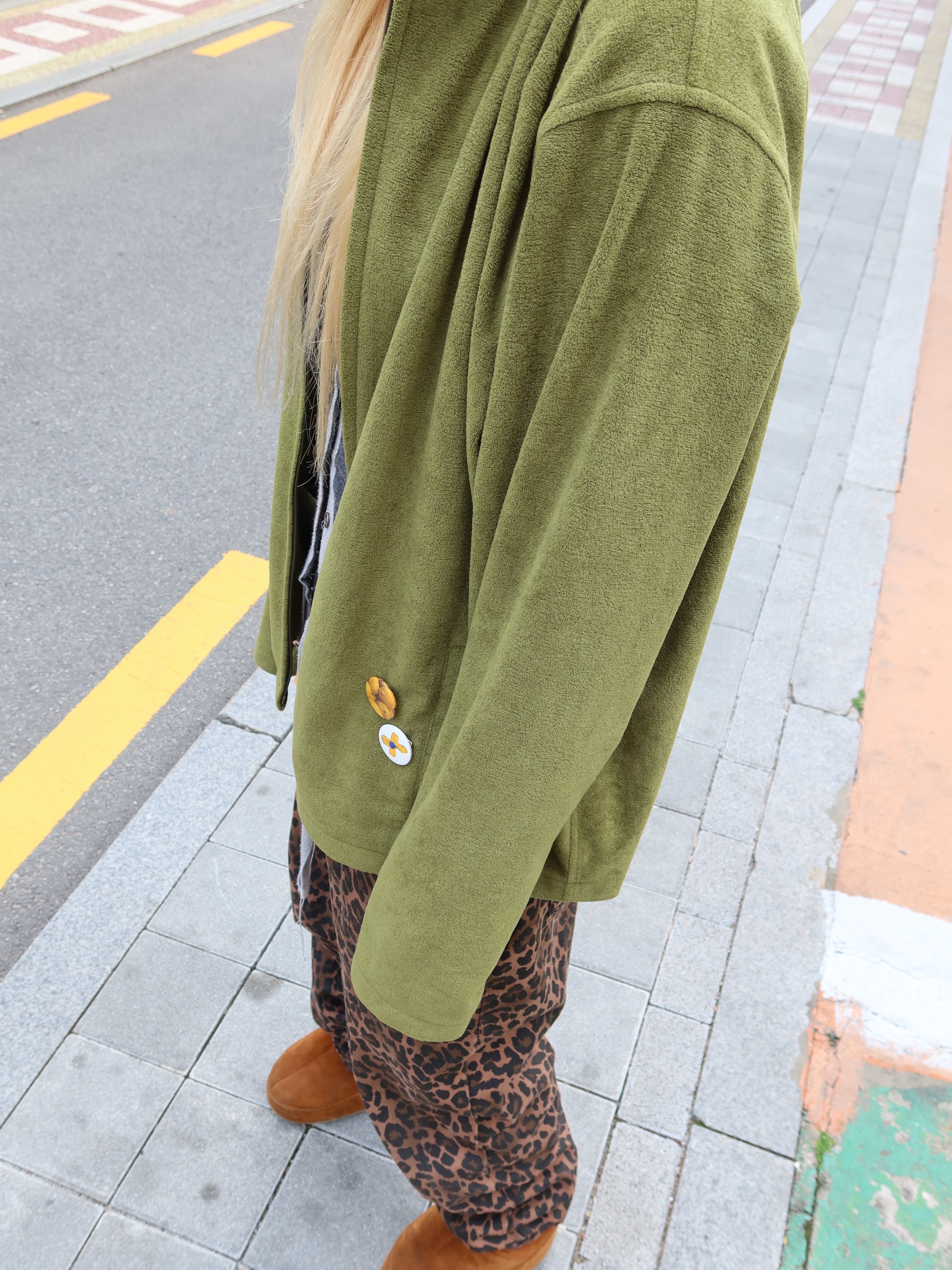 Hono Report Hooded Zip-Up Olive Green 착용 스타일 - 3