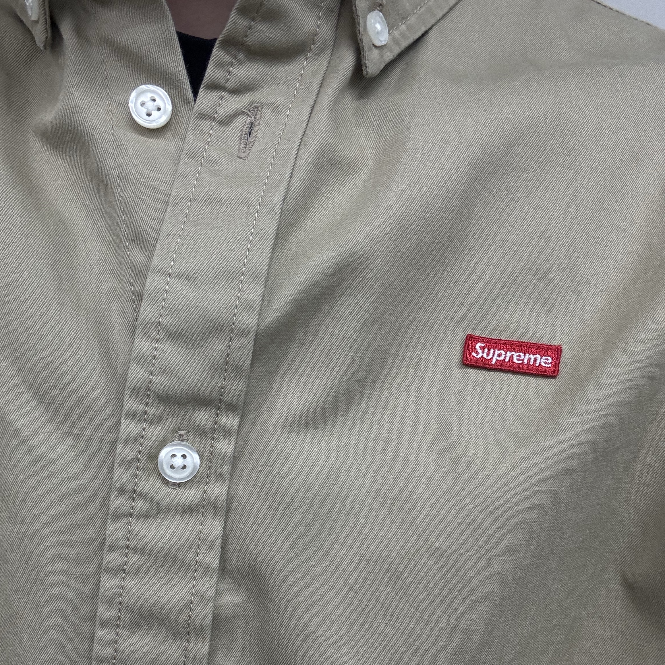 Supreme Small Box Shirt Light Tan - 24FW 착용 스타일
