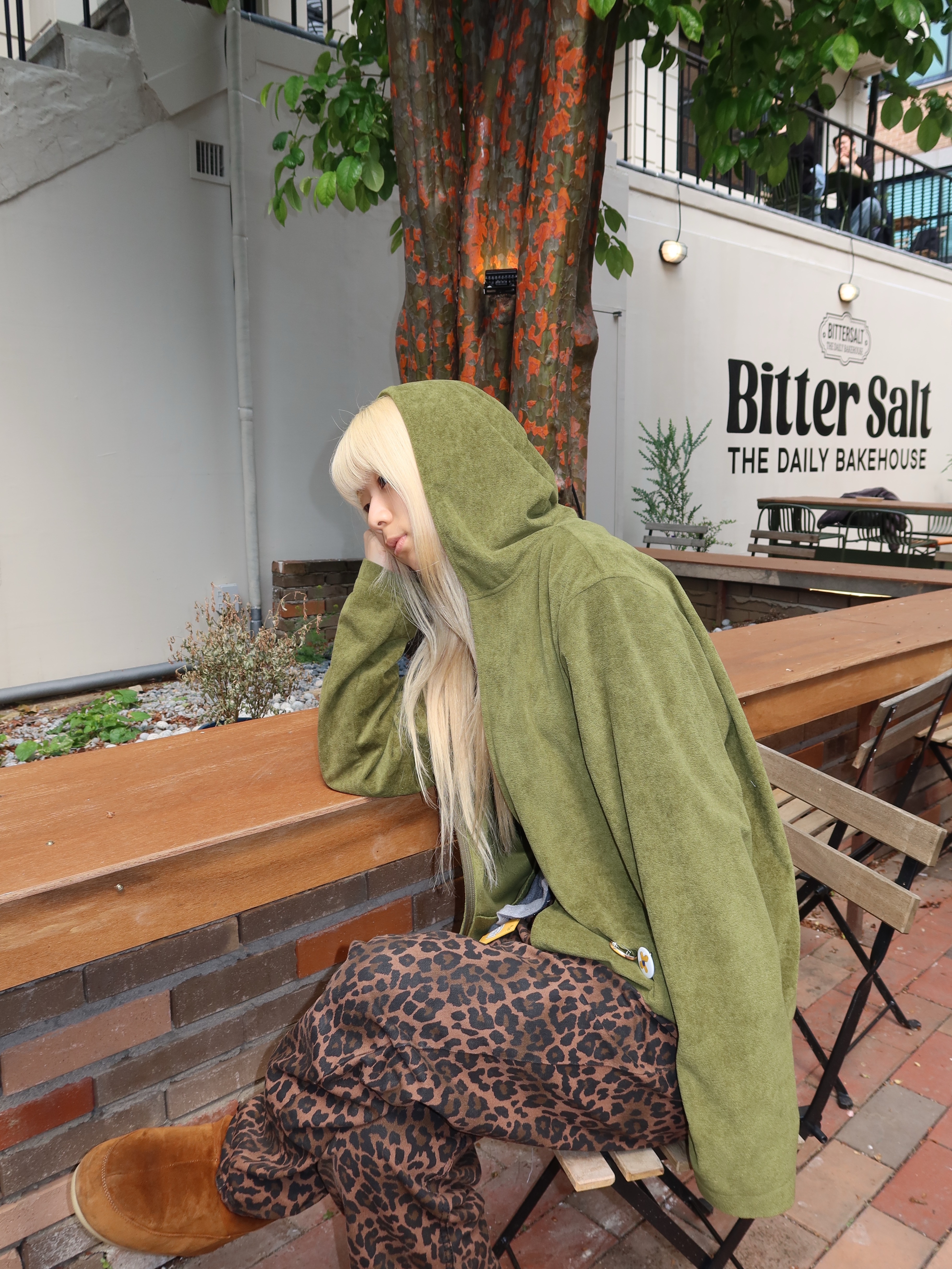 Hono Report Hooded Zip-Up Olive Green 착용 스타일 - 2