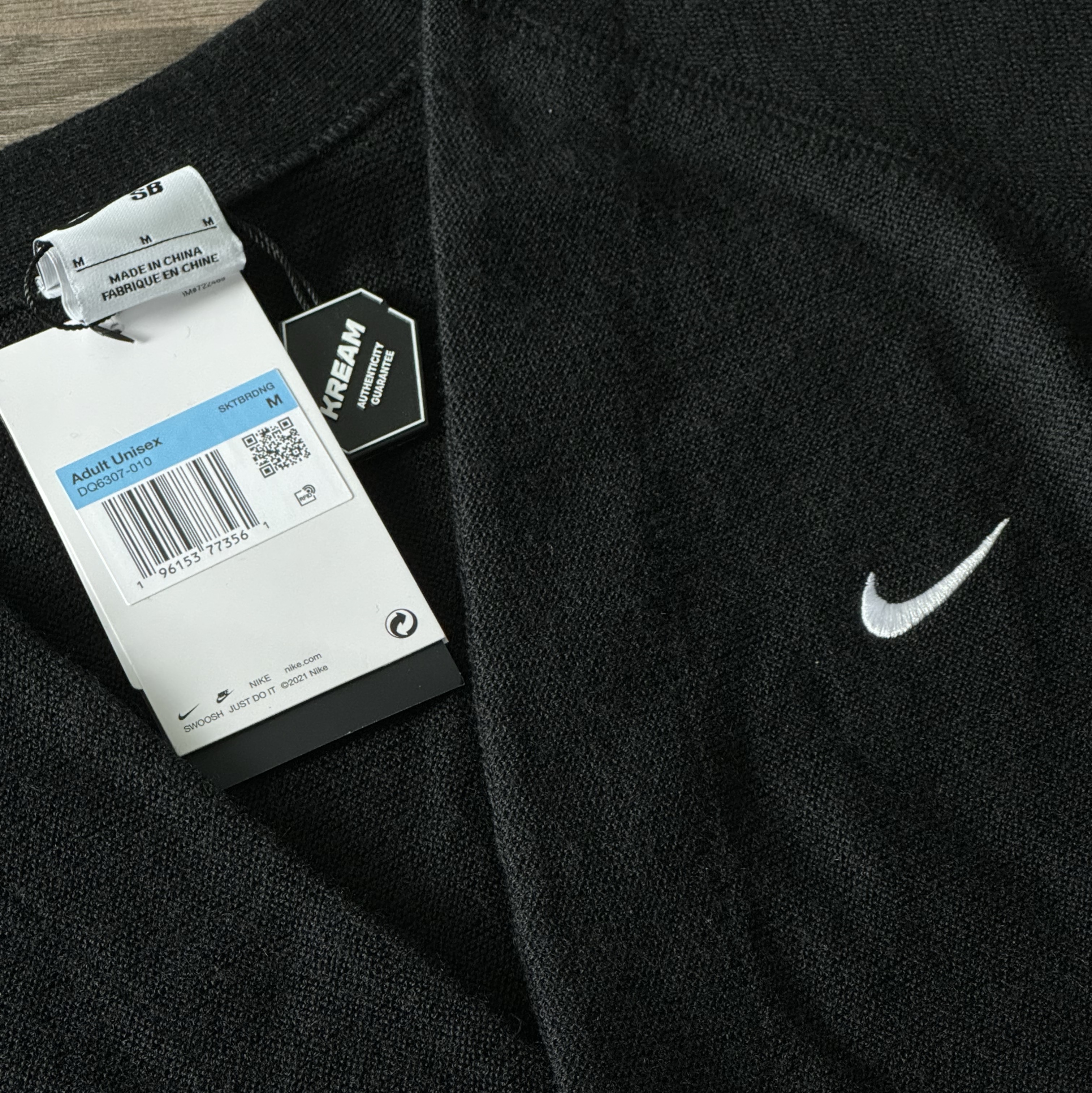 Nike SB Skateboarding Cardigan Black - Asia 착용 스타일