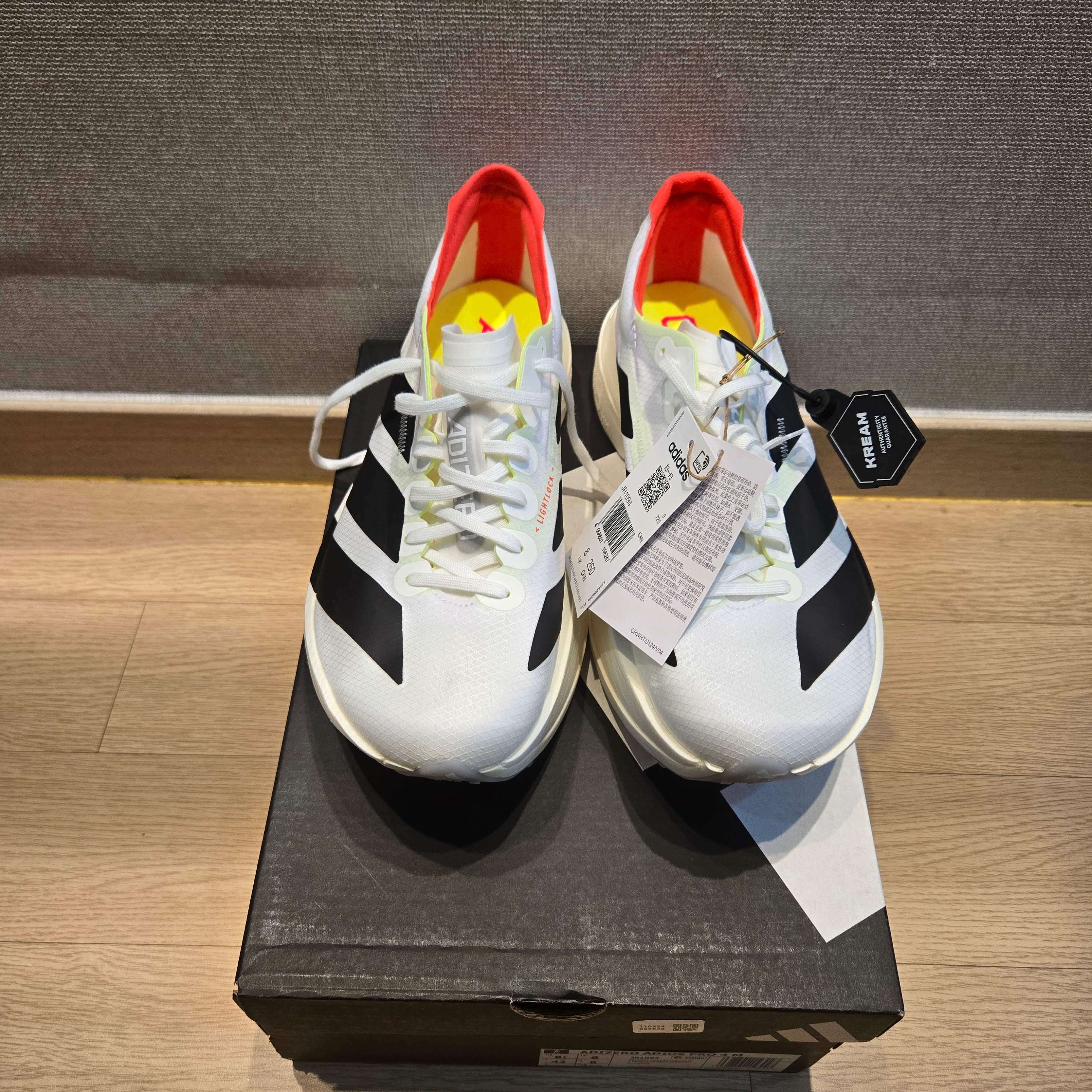 Adidas Adizero Adios Pro 4 Cloud White Core Black 착용 스타일