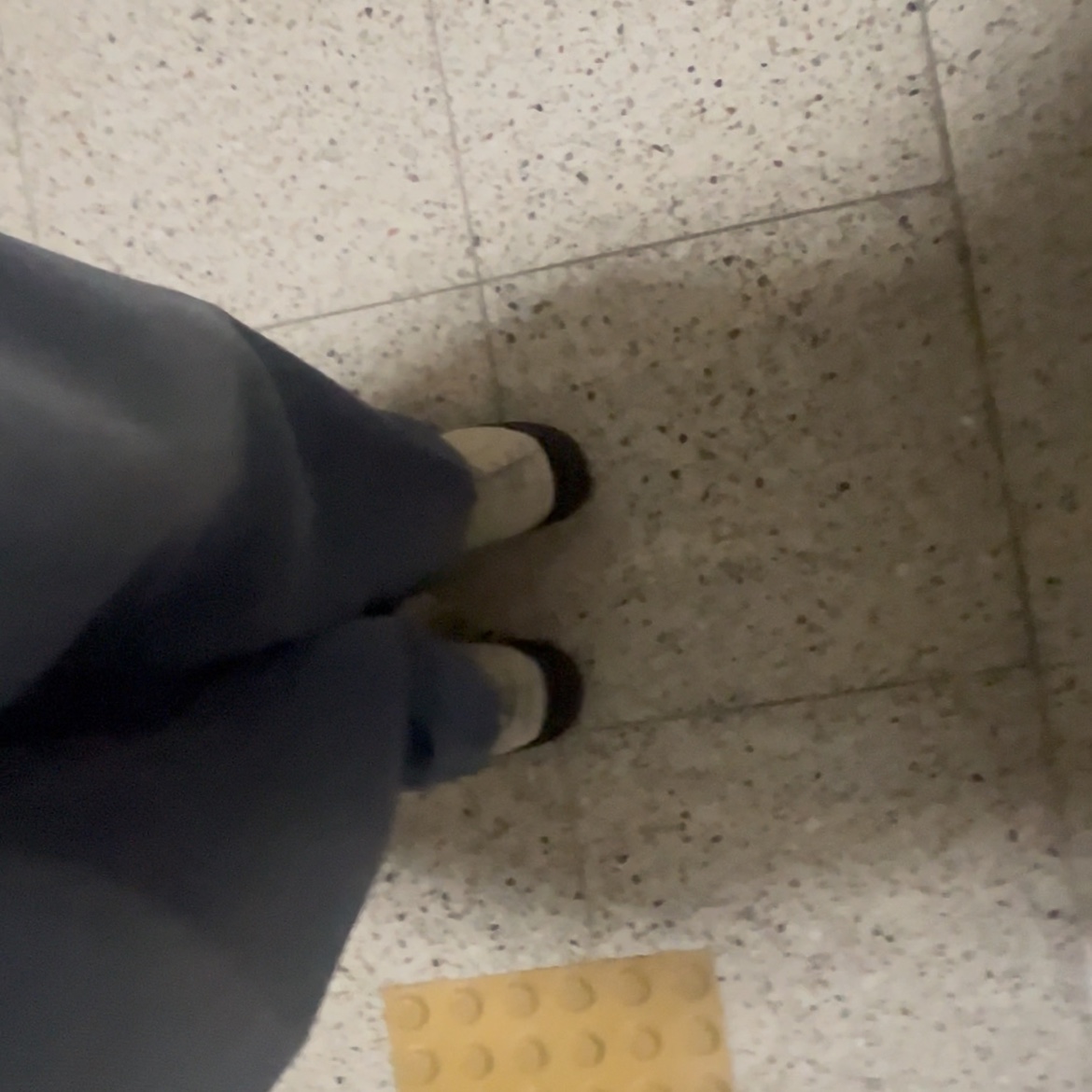 (W) Keen Jasper Rocks SP Sneaker Birch Black 착용 스타일