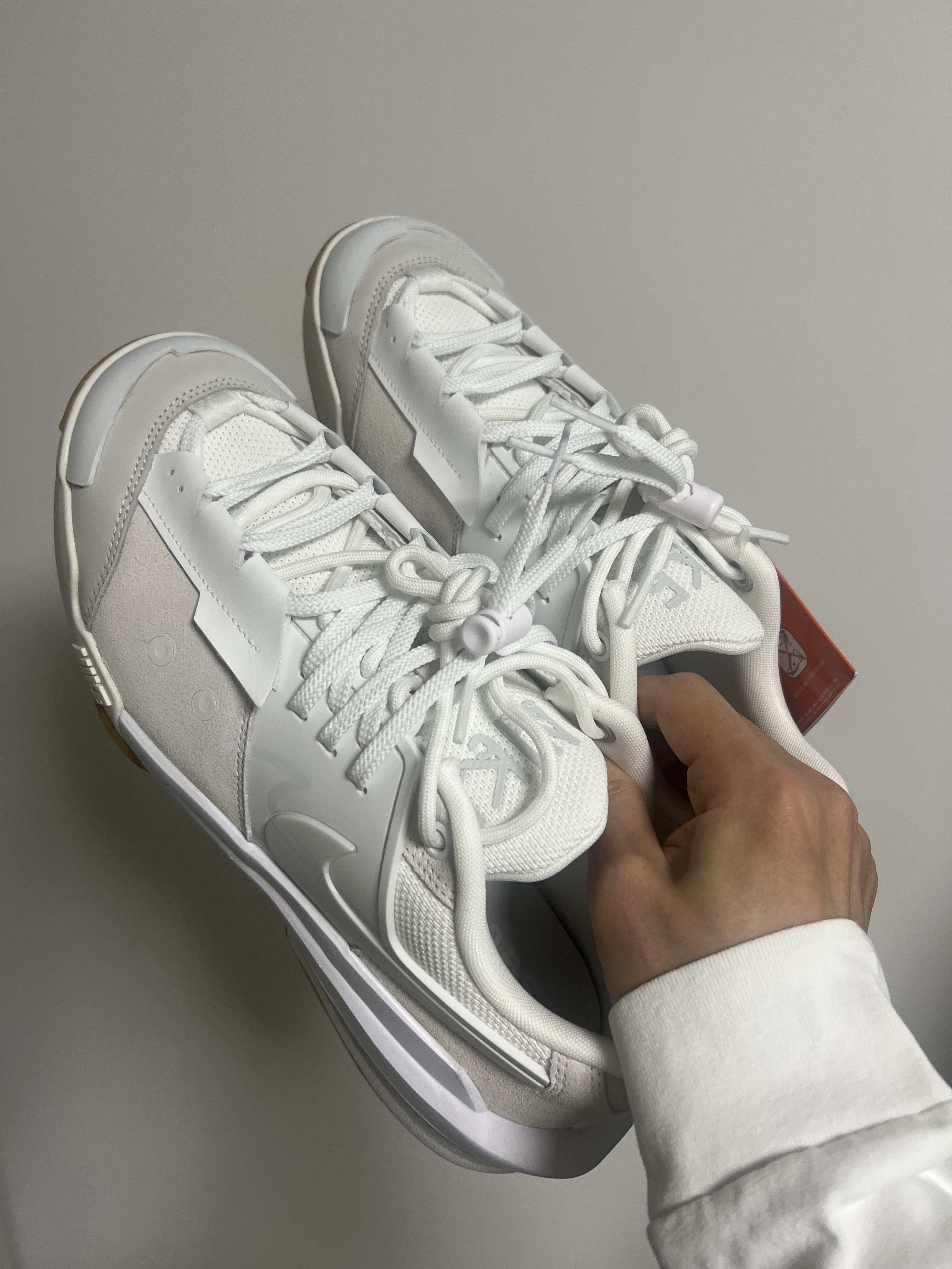 Nike x Sacai Zegamadome SP Summit White 착용 스타일 - 2