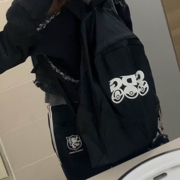 CDG x Pokemon Backpack Black 착용 스타일 - 2