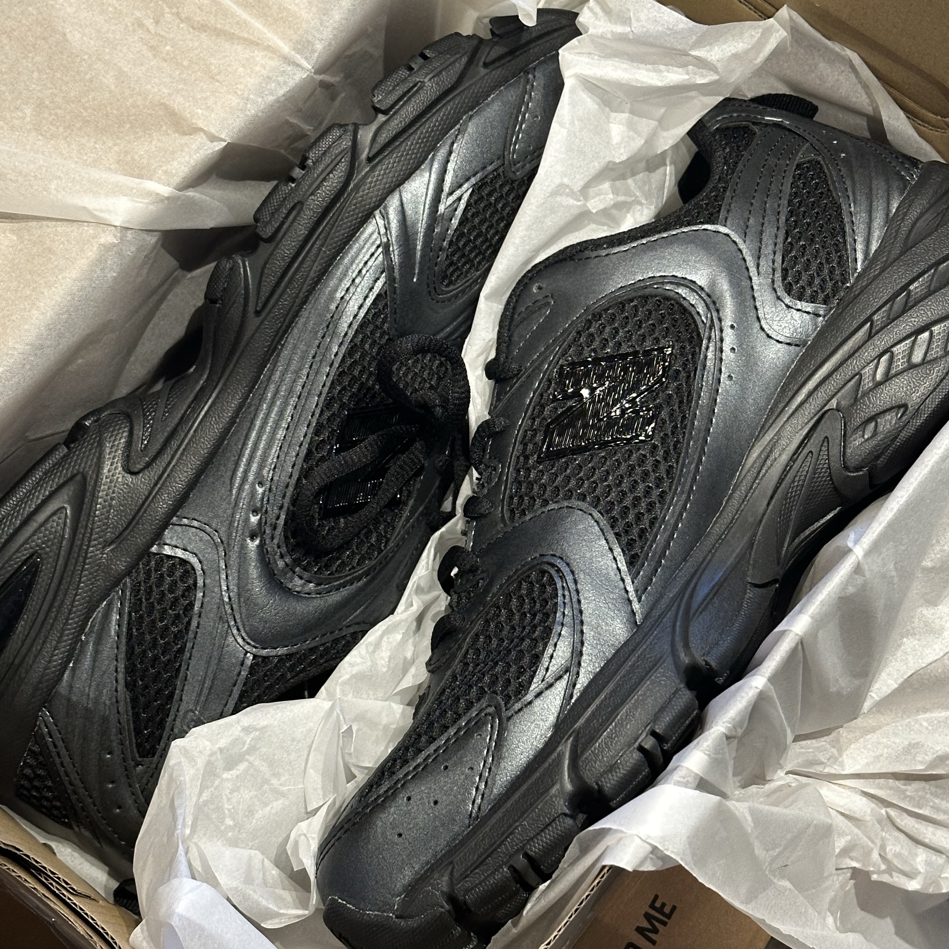 New Balance 530 Black 착용 스타일 - 3