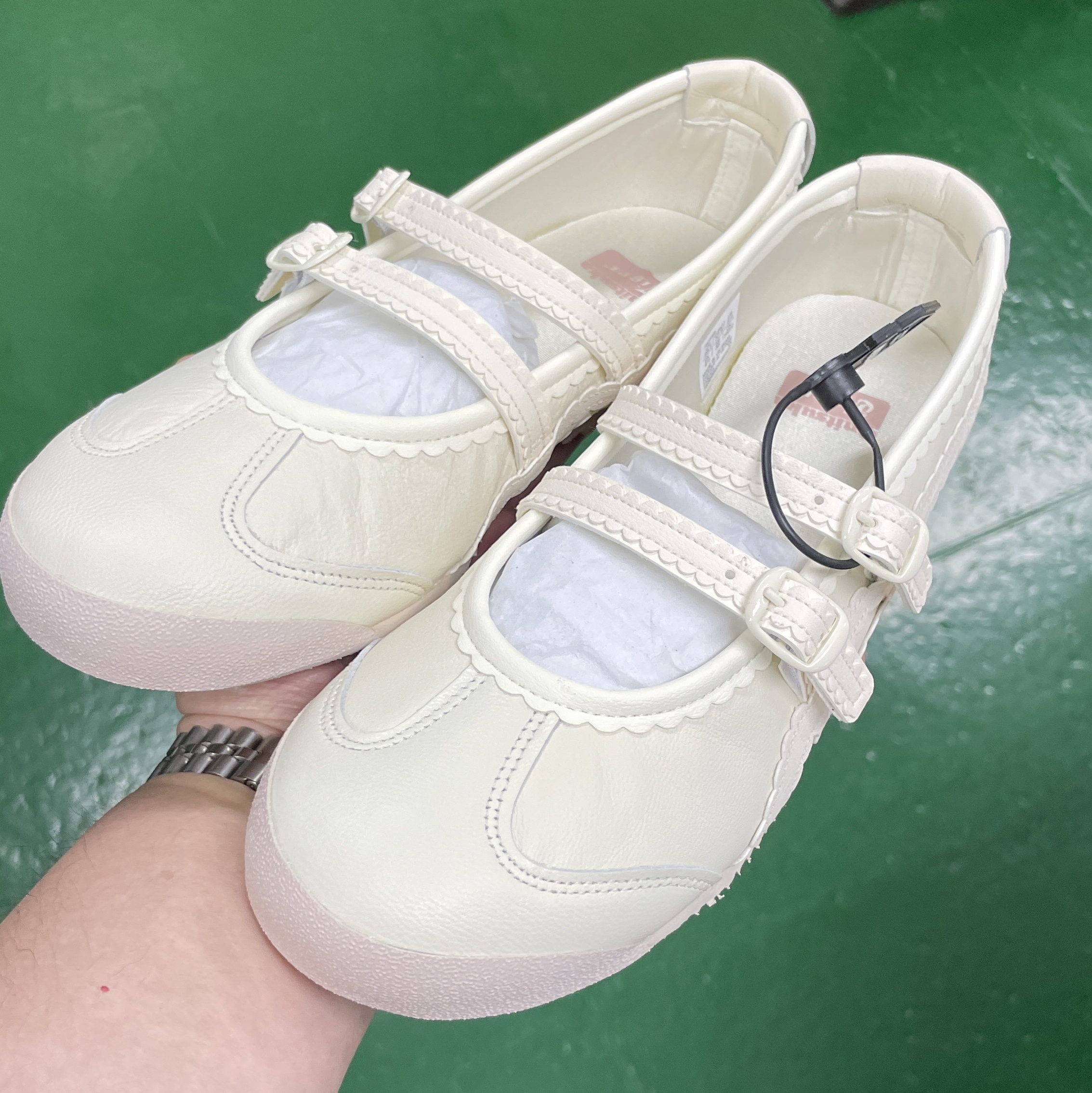 (W) Onitsuka Tiger Mexico 66 TGRS Ivory Cream 착용 스타일