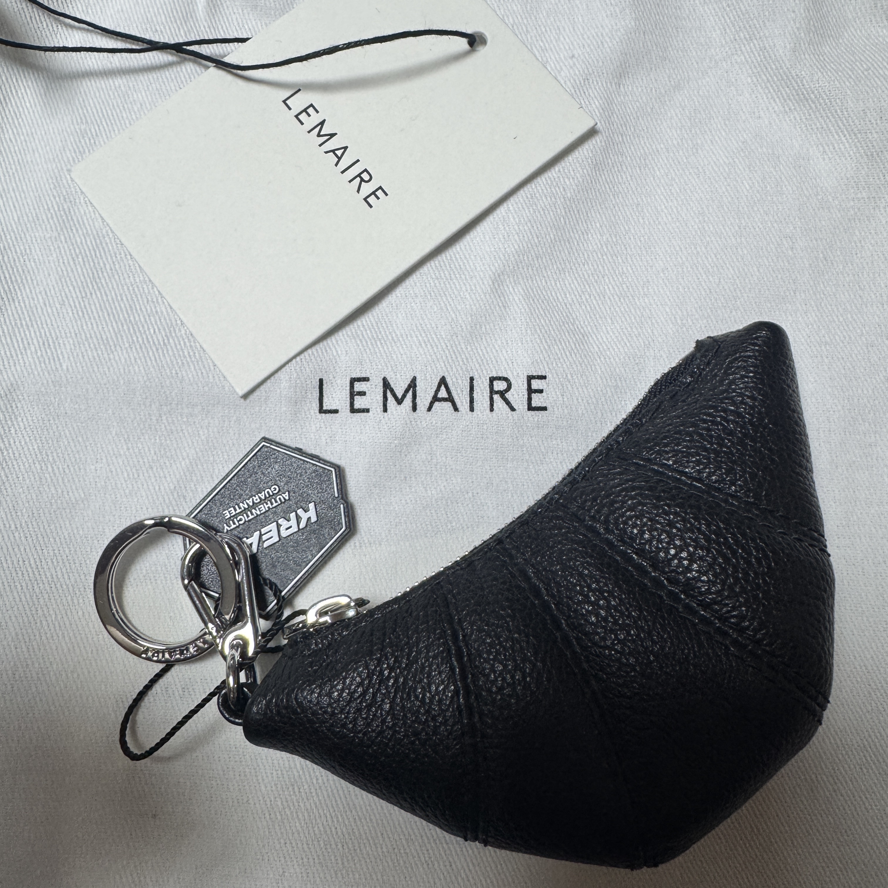 Lemaire Mini Croissant Key Holder Soft Grained Leather Black 착용 스타일