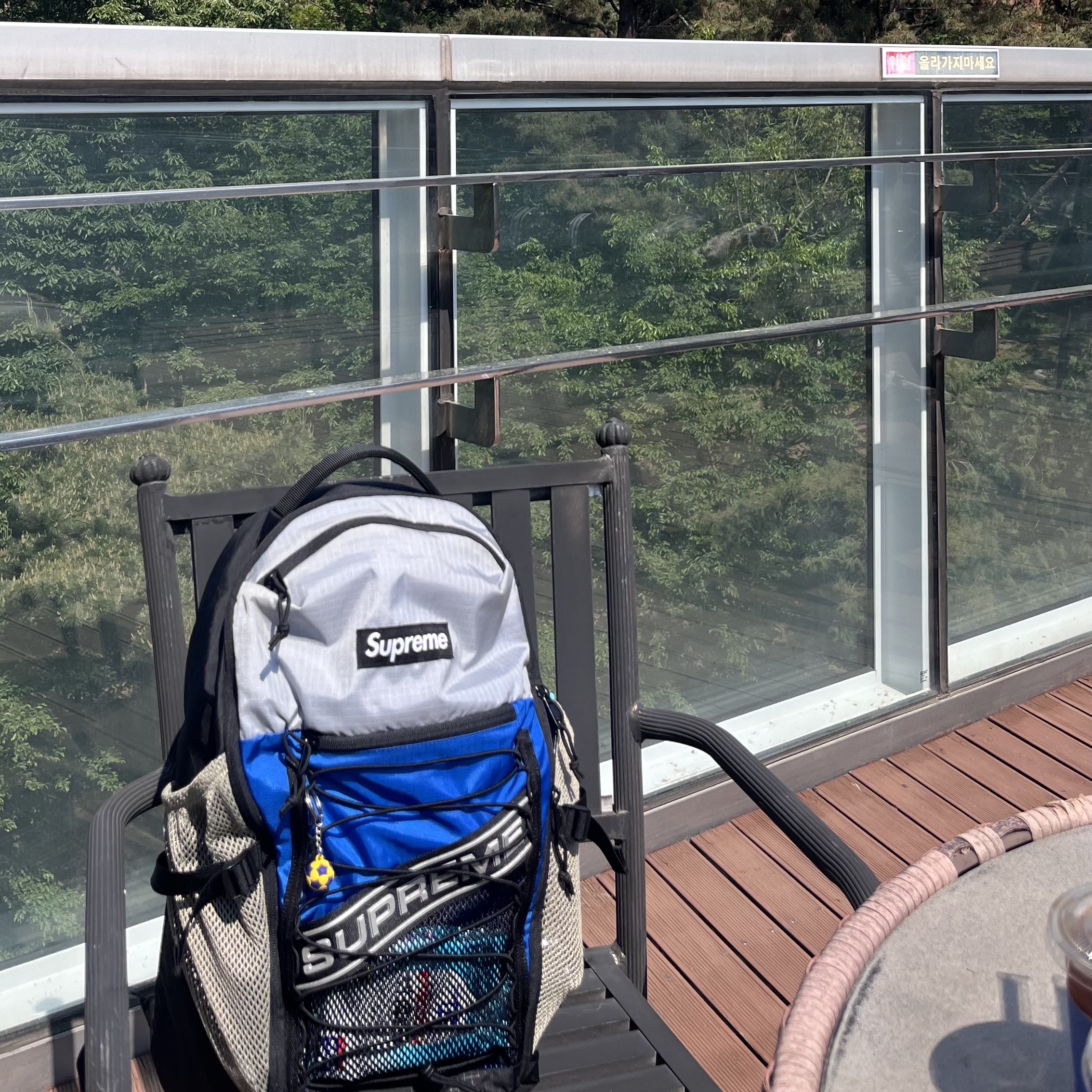 Supreme Backpack Blue - 23FW 착용 스타일