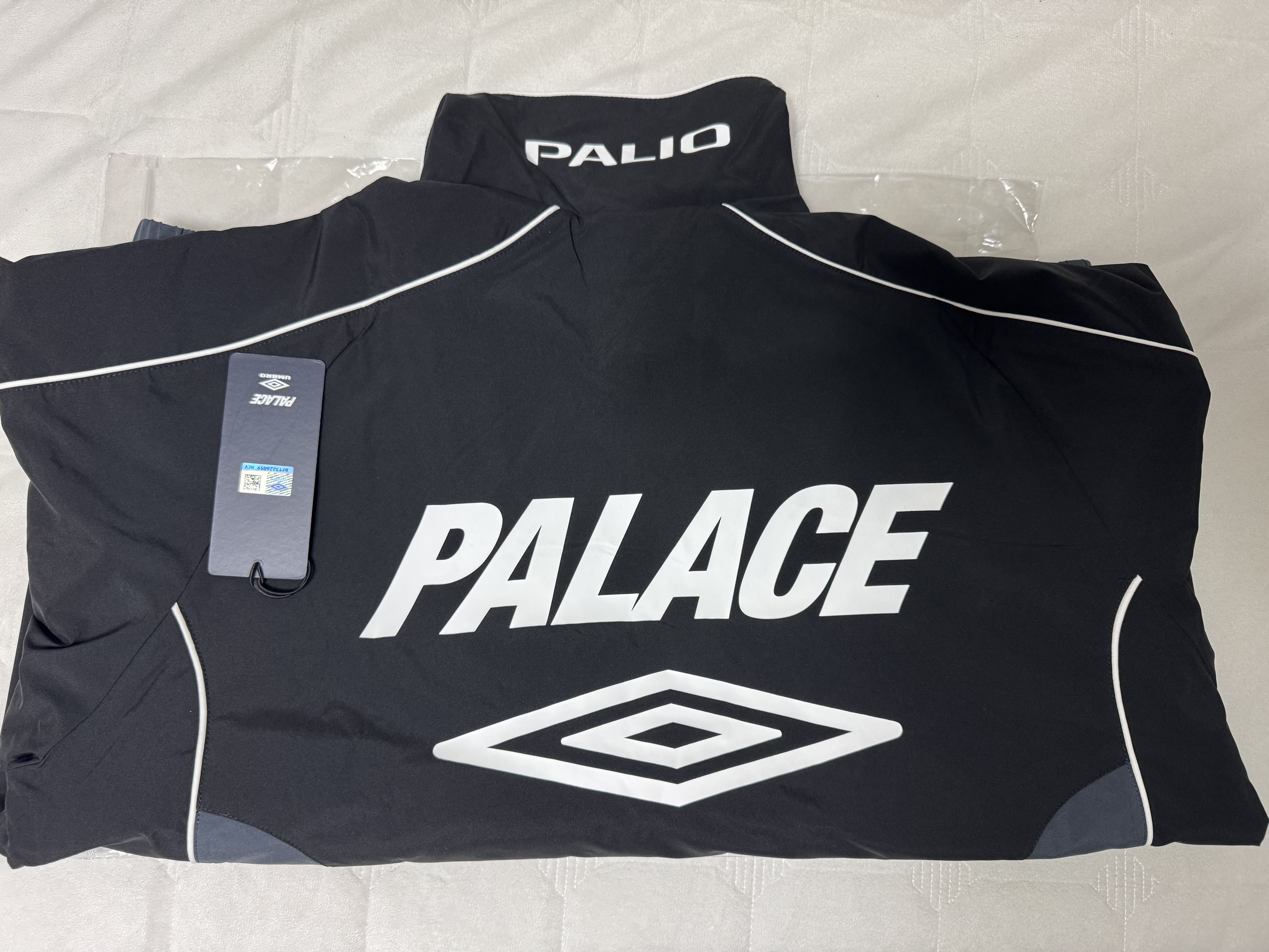 Palace x Umbro Track Jacket Black - 24SS 착용 스타일