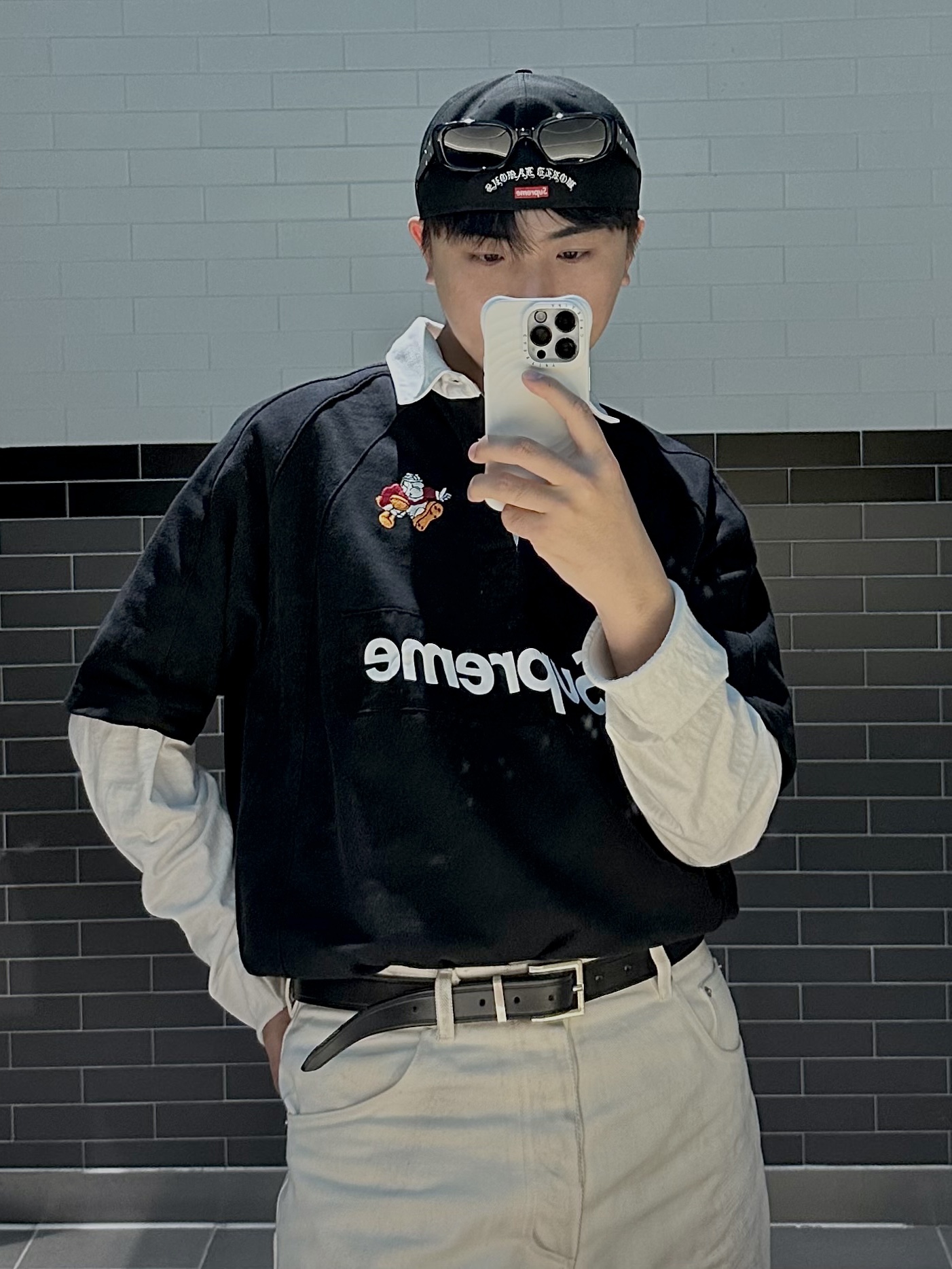 Supreme Gold Cross S Logo New Era Black - 24SS, Gentle Monster x Maison Margiela MM107 Black Black 착용 스타일 - 2