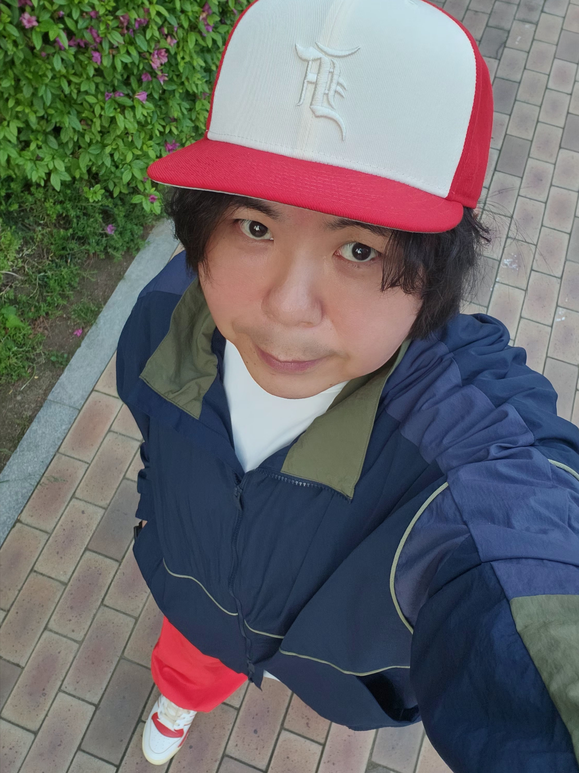 Adidas Rivalry Low 86 Core White Team Power Red, Essentials x New Era 59FIFTY Fitted Cap Scarlet 착용 스타일 - 4