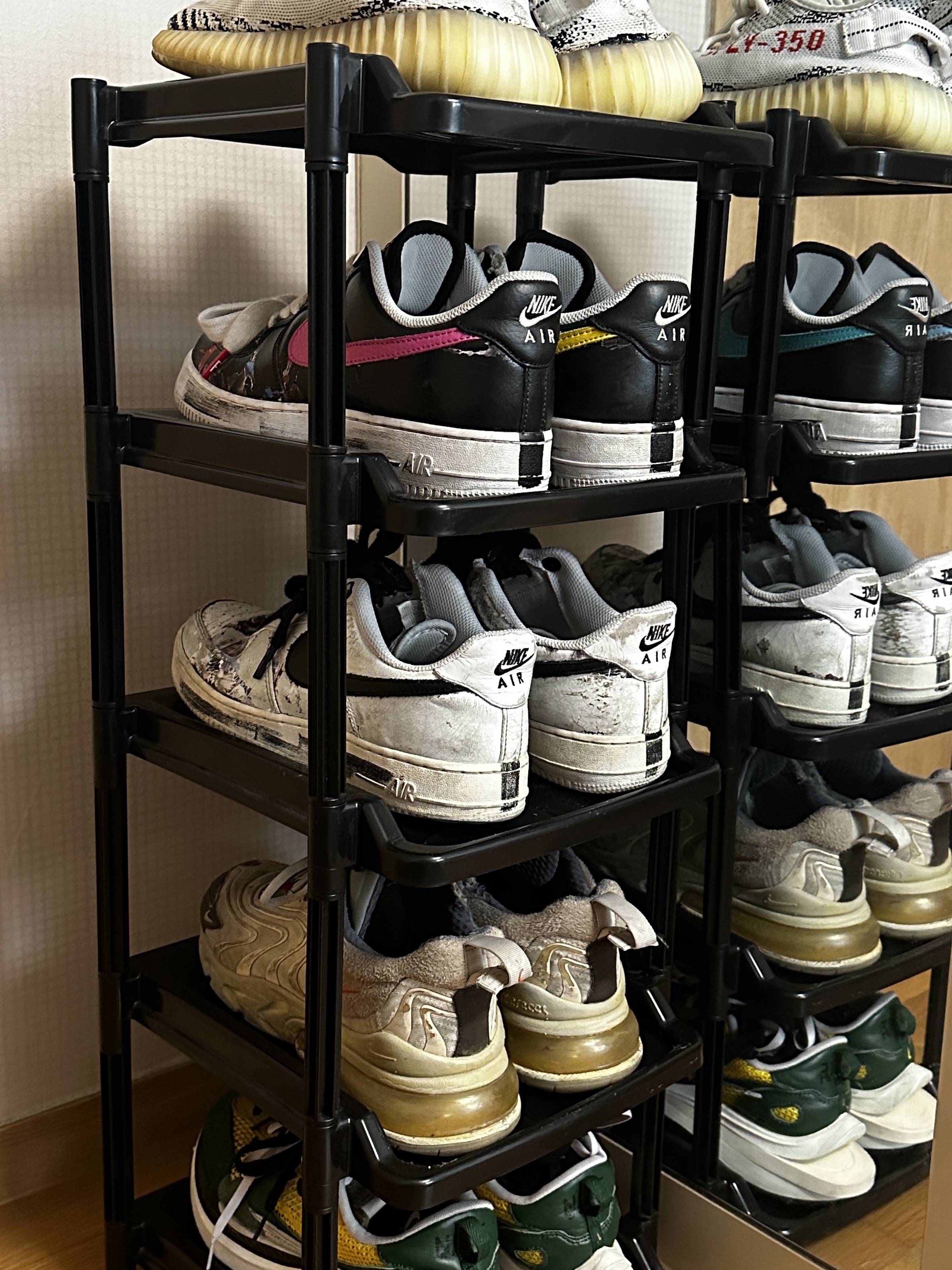 Nike x Sacai VaporWaffle Tour Yellow & Gorge Green Sail, Nike x Travis Scott Air Max 270 React Cactus Trails 착용 스타일
