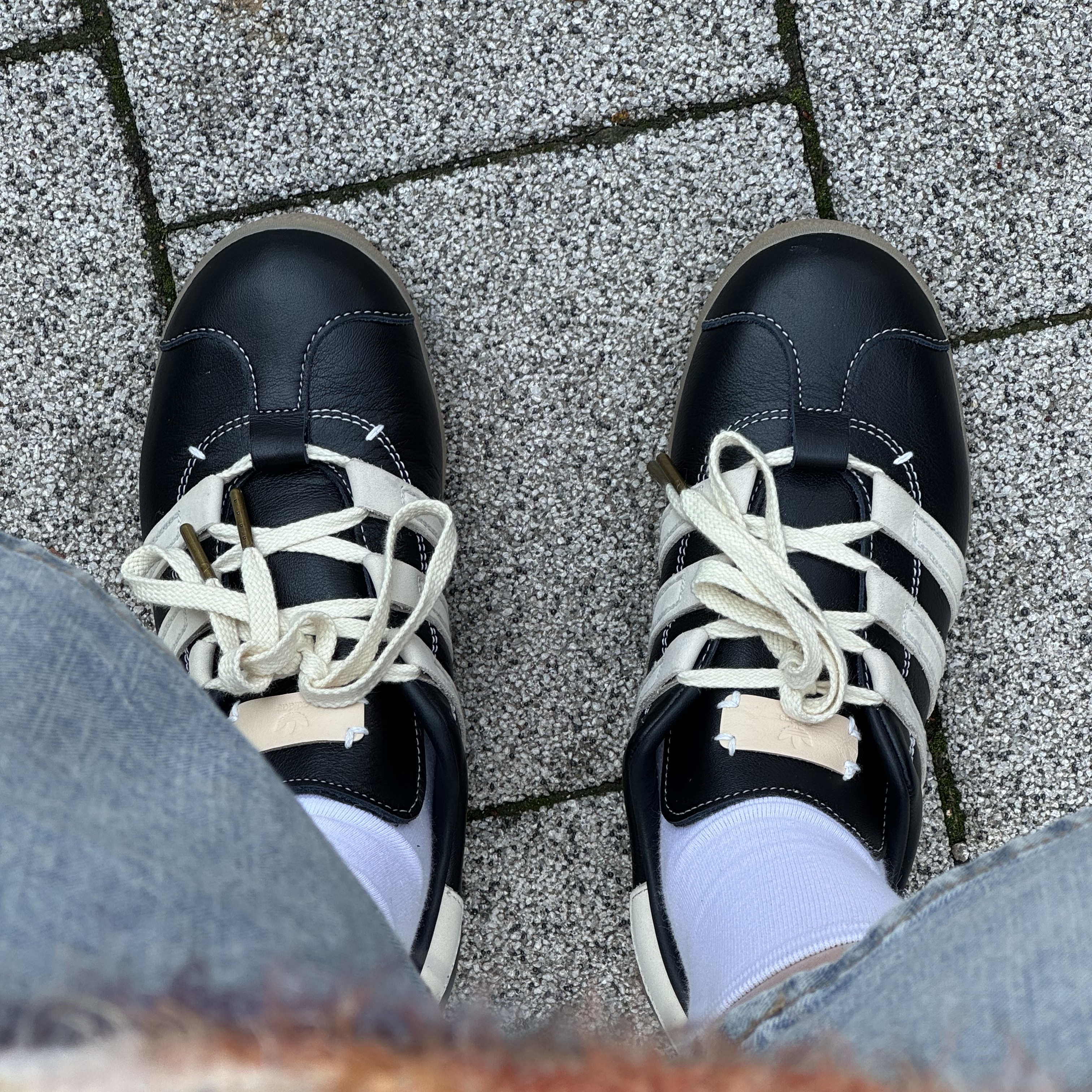 Adidas x Foot Industry Gazelle Core Black Cream White 착용 스타일