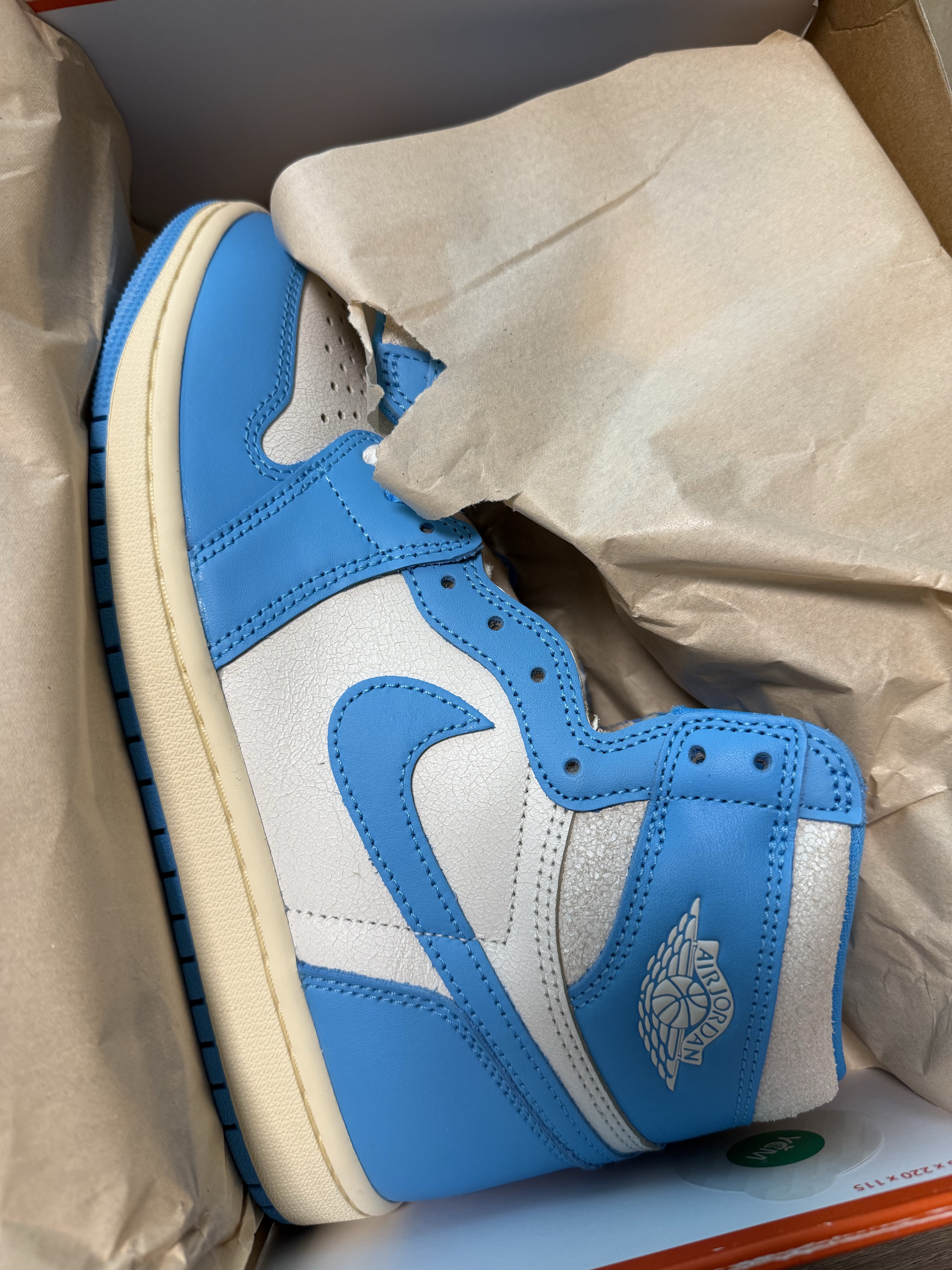 Jordan 1 Retro High OG UNC Reimagined 착용 스타일