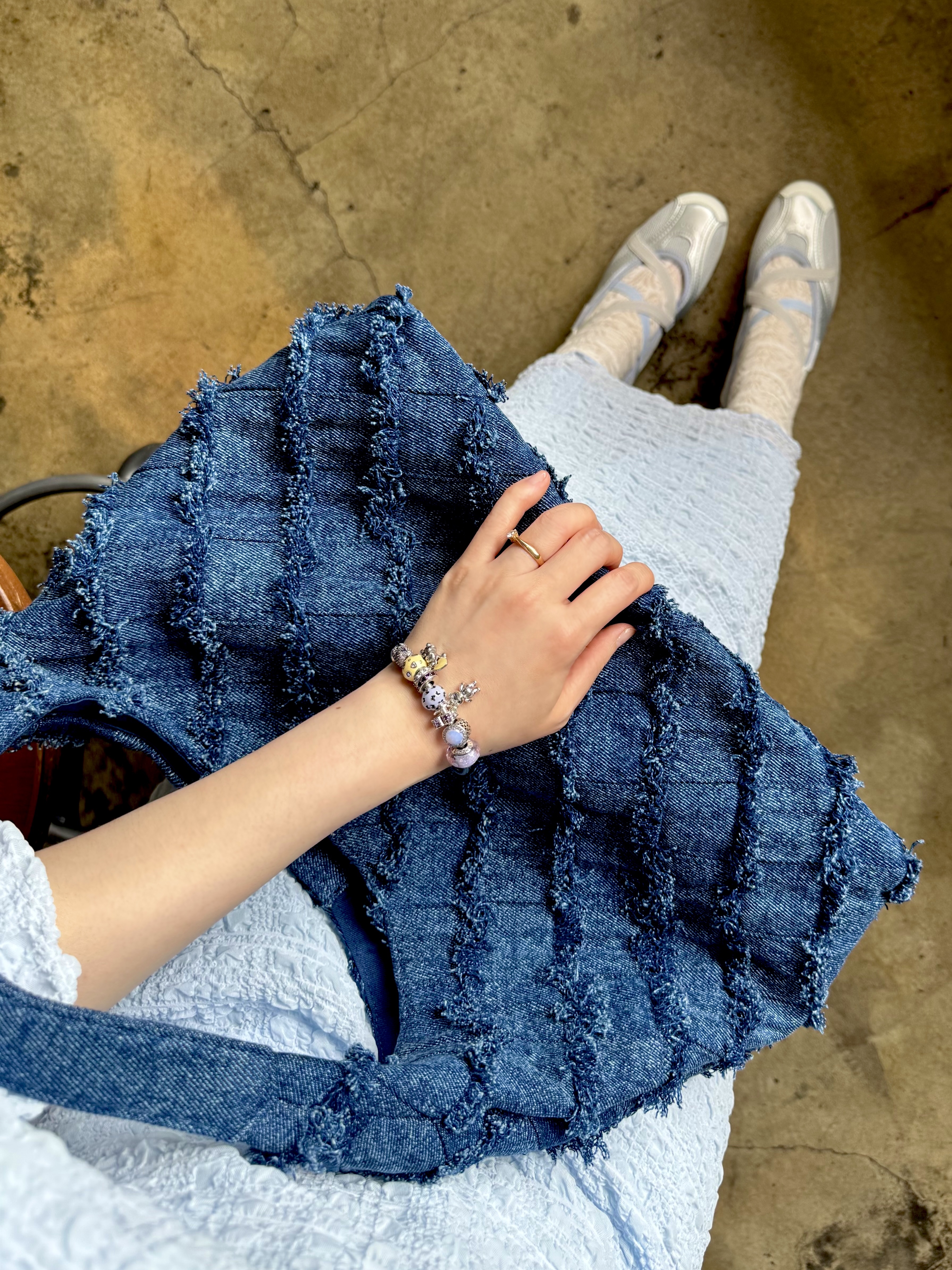 Margarin Fingers X OTZ Romary Banding Shoes Sky Blue, Monamhee M.N.H Friends Bebe Keyring 착용 스타일 - 3